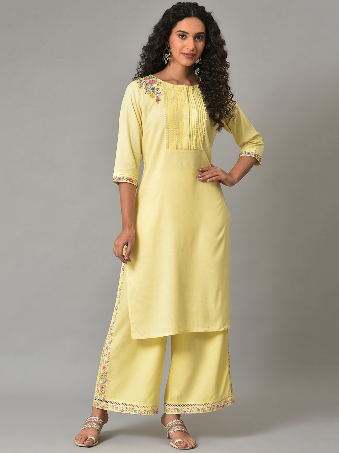 

W Plus Size Floral Embroidered Boat Neck Kurta, Yellow
