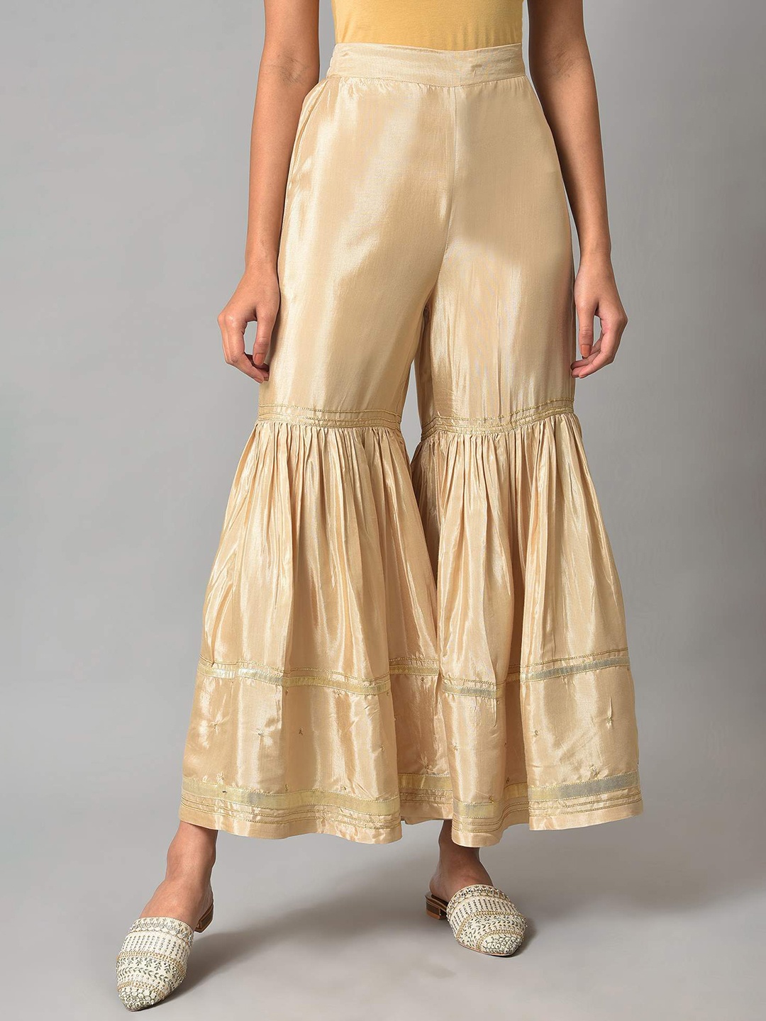 

W Women Mid-Rise Trousers, Gold
