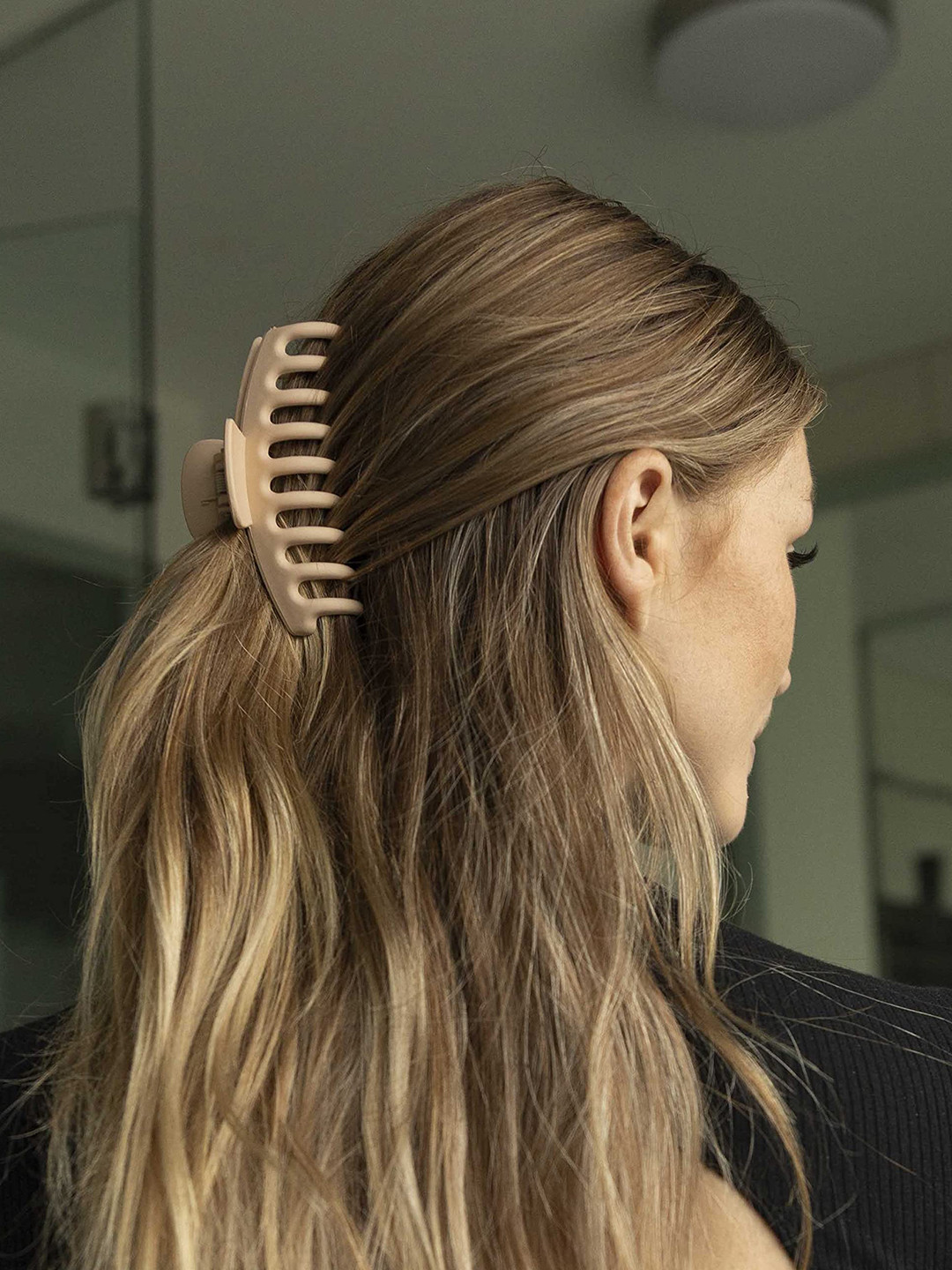 

Krelin Women Set Of 4 Solid Plastic Claw Clips, Pink