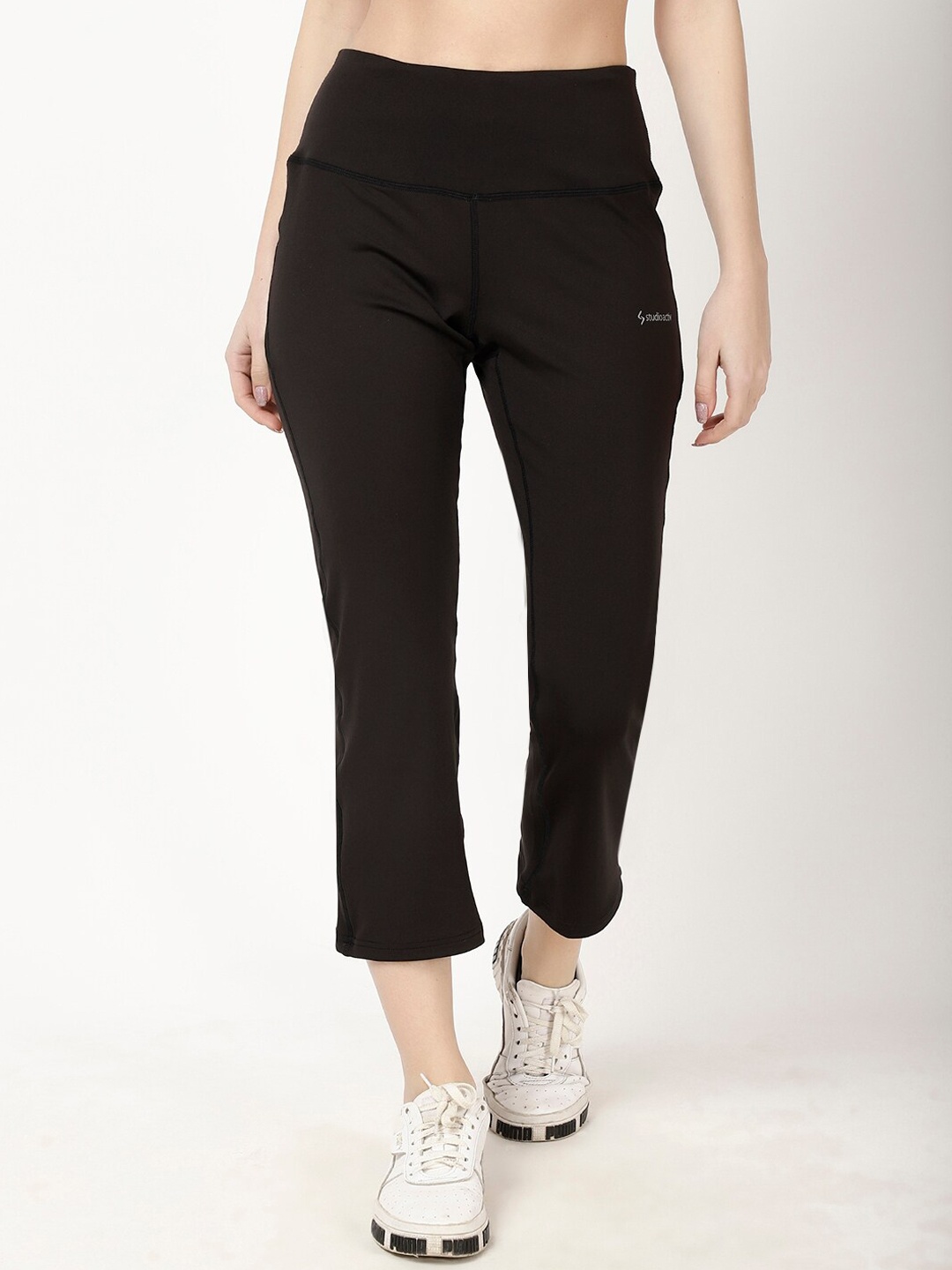 

STUDIOACTIV Women Mid-Rise Sports Capris, Black