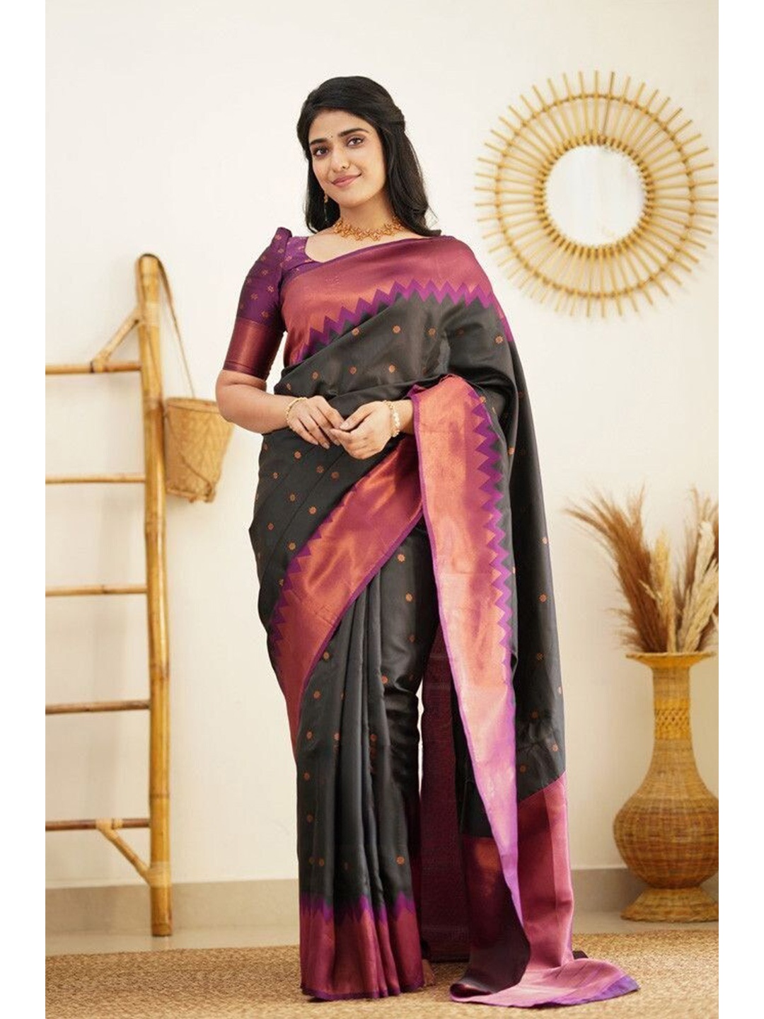 

Wuxi Ethnic Motif Woven Design Zari Pure Silk Banarasi Saree, Black