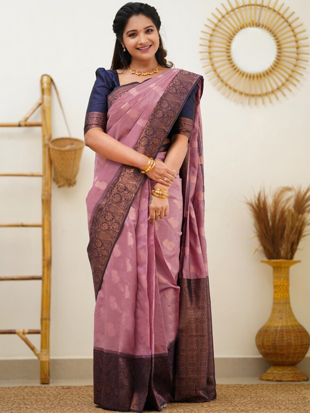 

Wuxi Ethnic Motif Woven Design Zari Pure Silk Banarasi Saree, Mauve