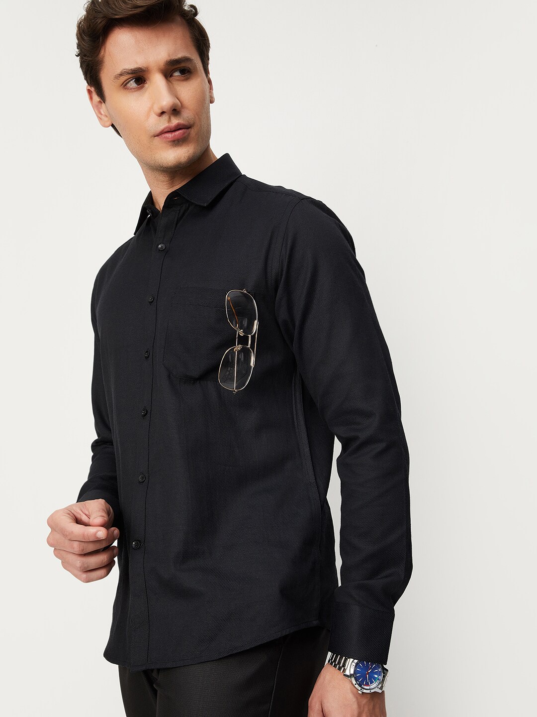 

max Men Spread Collar Regular Fit Casual Shirt, Black