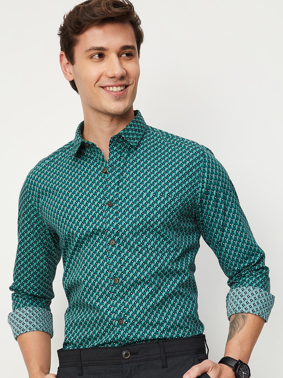 

max Men Printed Pure Cotton Regular Fit Casual Shirt, Green