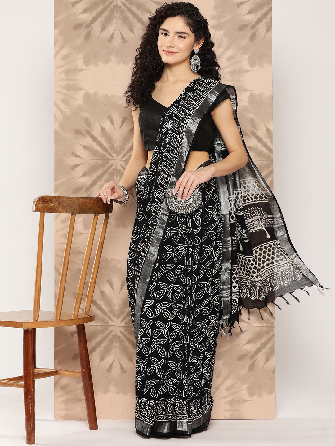 

Yufta Ethnic Motifs Pure Cotton Khadi Saree, Black