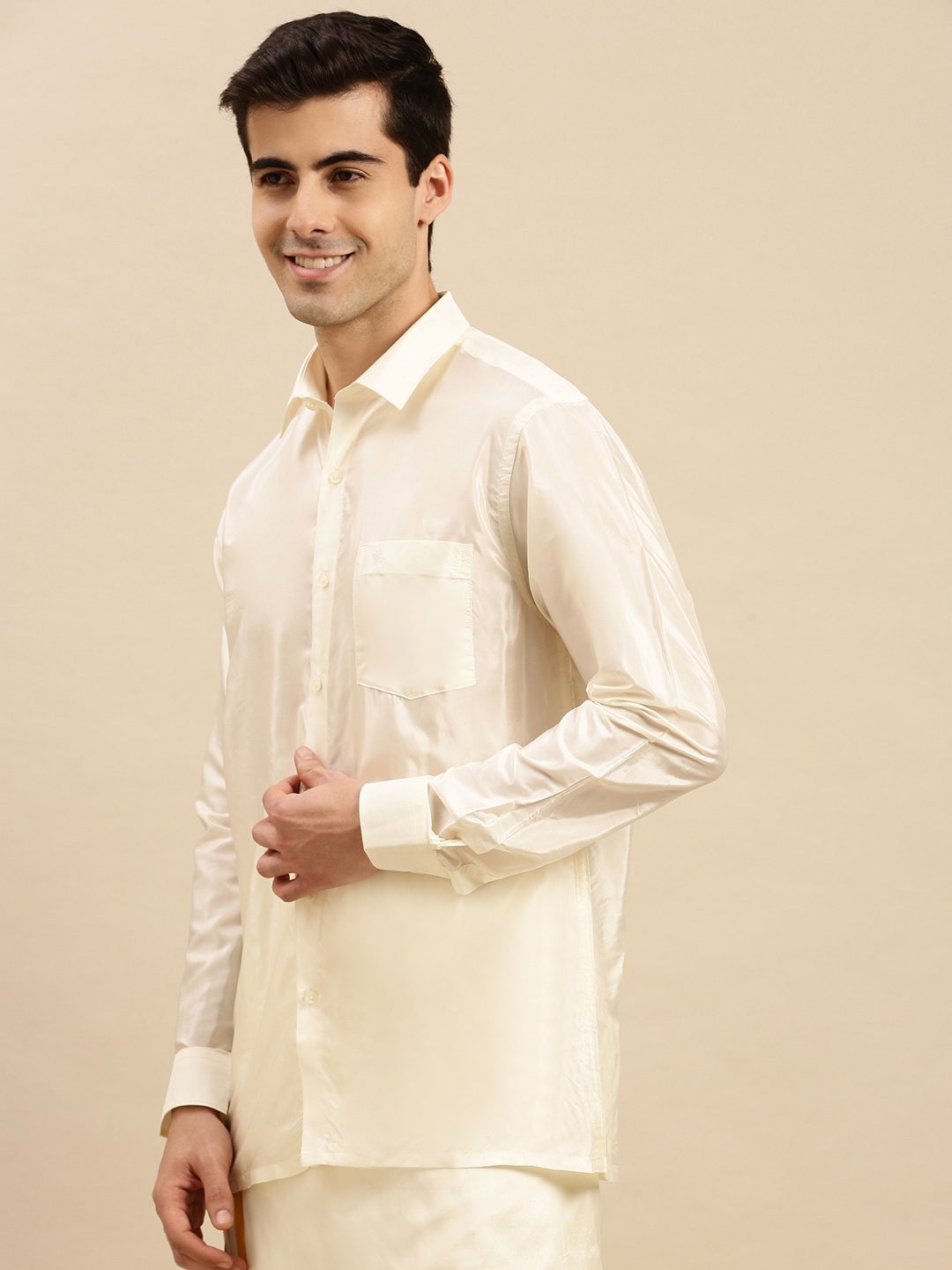 

Ramraj Men Spread Collar Shirt & Veshti, Cream