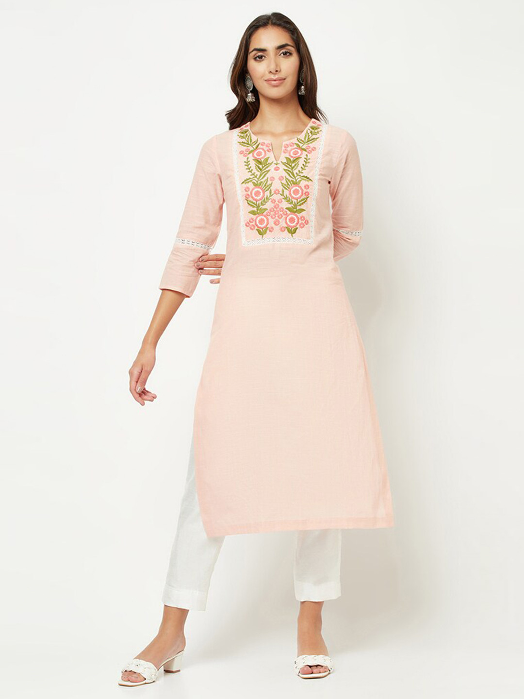 

BARARA ETHNIC Notched Neck Floral Embroidered Cotton Kurta, Peach