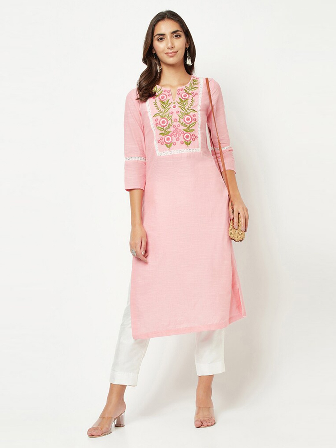 

BARARA ETHNIC Floral Yoke Design Thread Work Pure Cotton Kurta, Pink