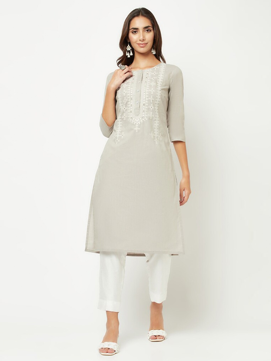 

BARARA ETHNIC Ethnic Motifs Yoke Design Mirror Work Pure Cotton Kurta, Grey
