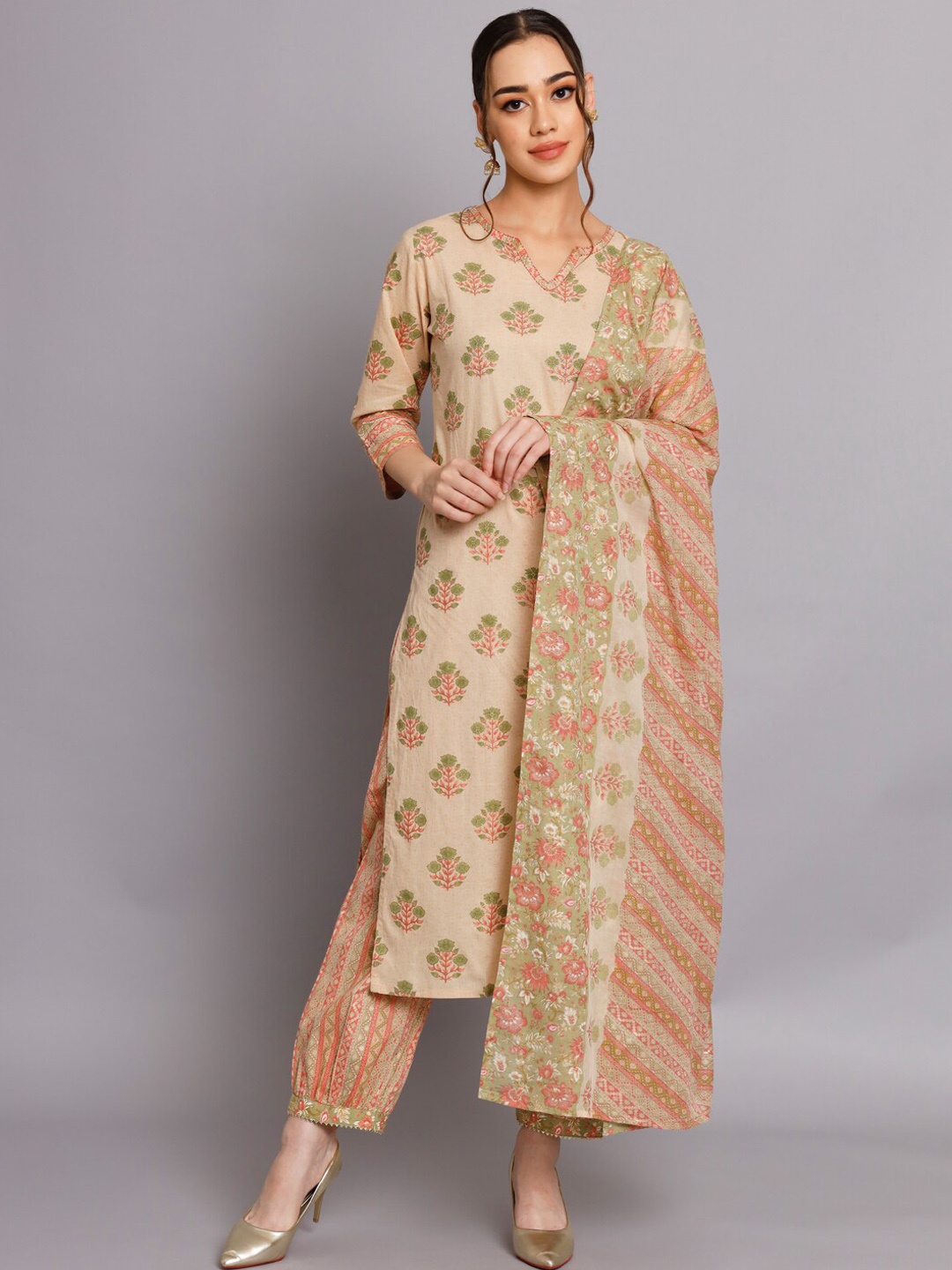 

Silai Bunai Notched Neck Floral Printed Kurta with Salwar & Dupatta, Beige
