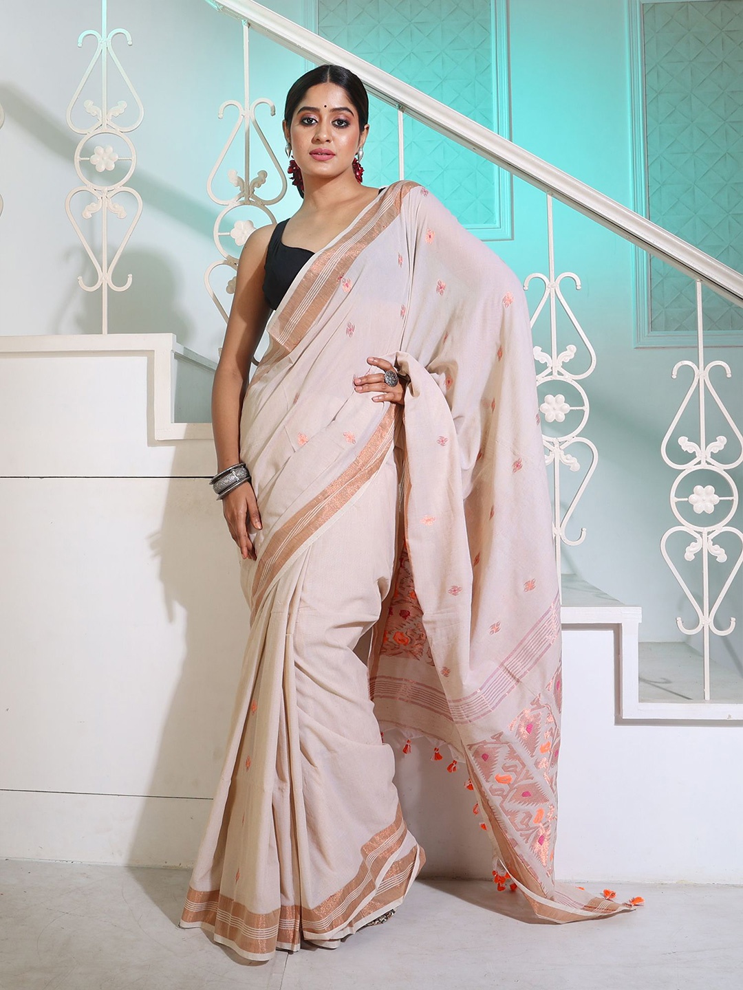 

Charukriti Ethnic Motif Zari Pure Cotton Saree, Off white