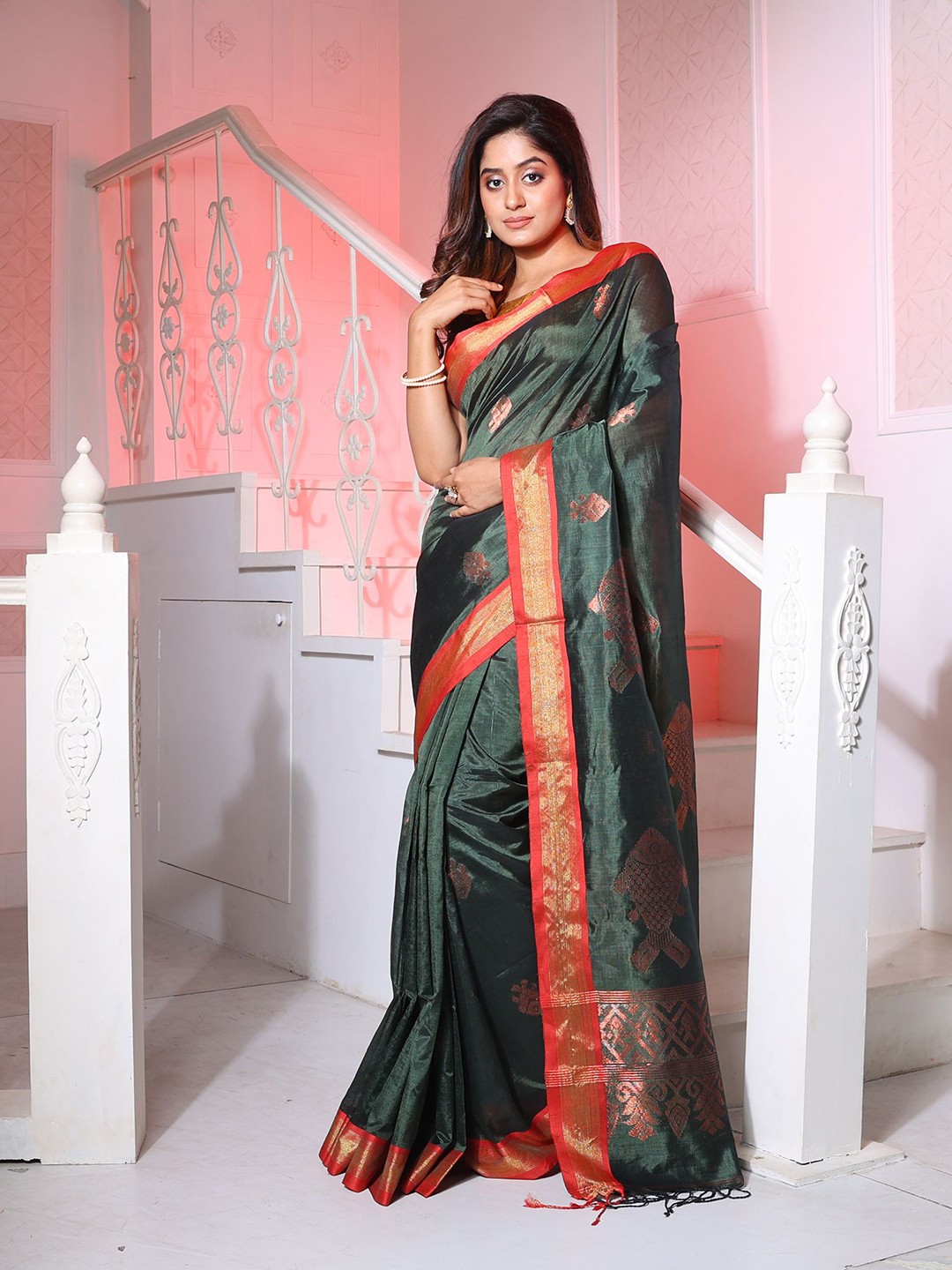 

Charukriti Ethnic Motifs Woven Design Zari Pure Silk Saree, Green