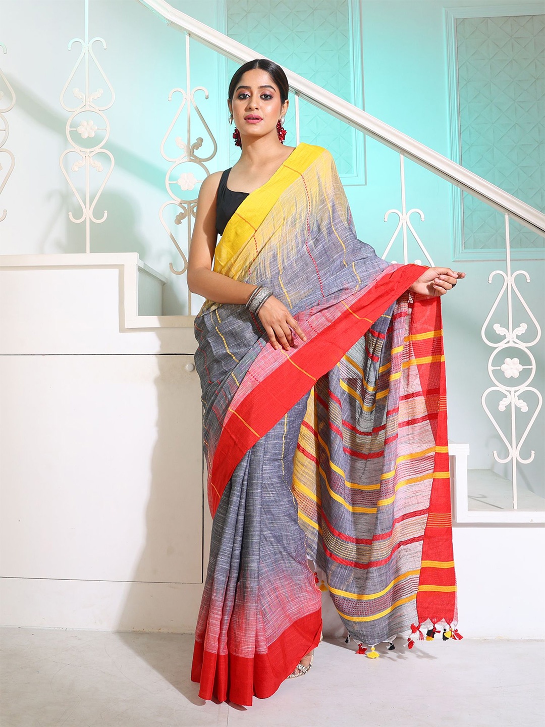 

Charukriti Striped Pure Cotton Ikat Saree With Tassel, Grey
