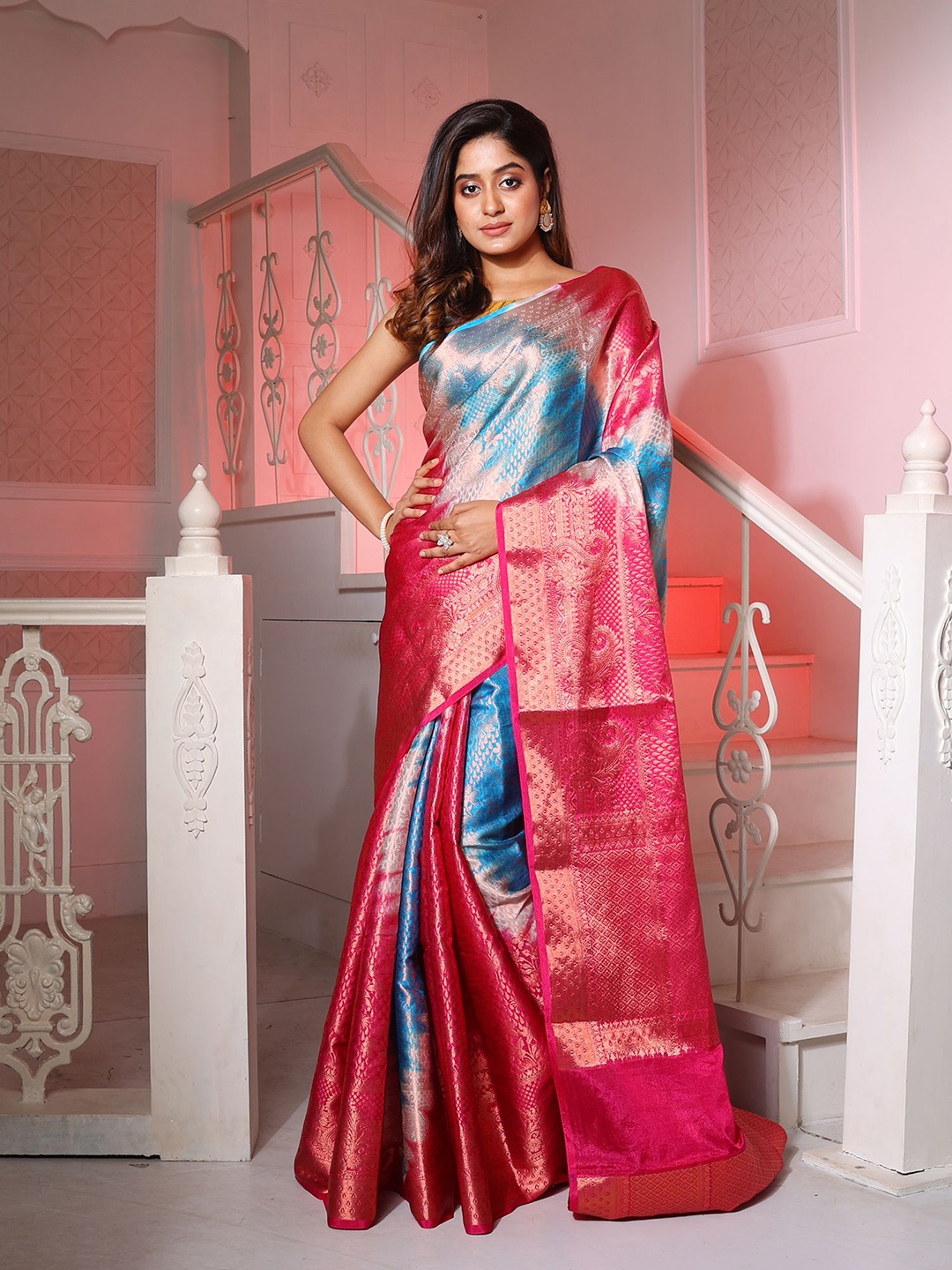 

Charukriti Ethnic Motif Zari Brocade Saree, Fuchsia