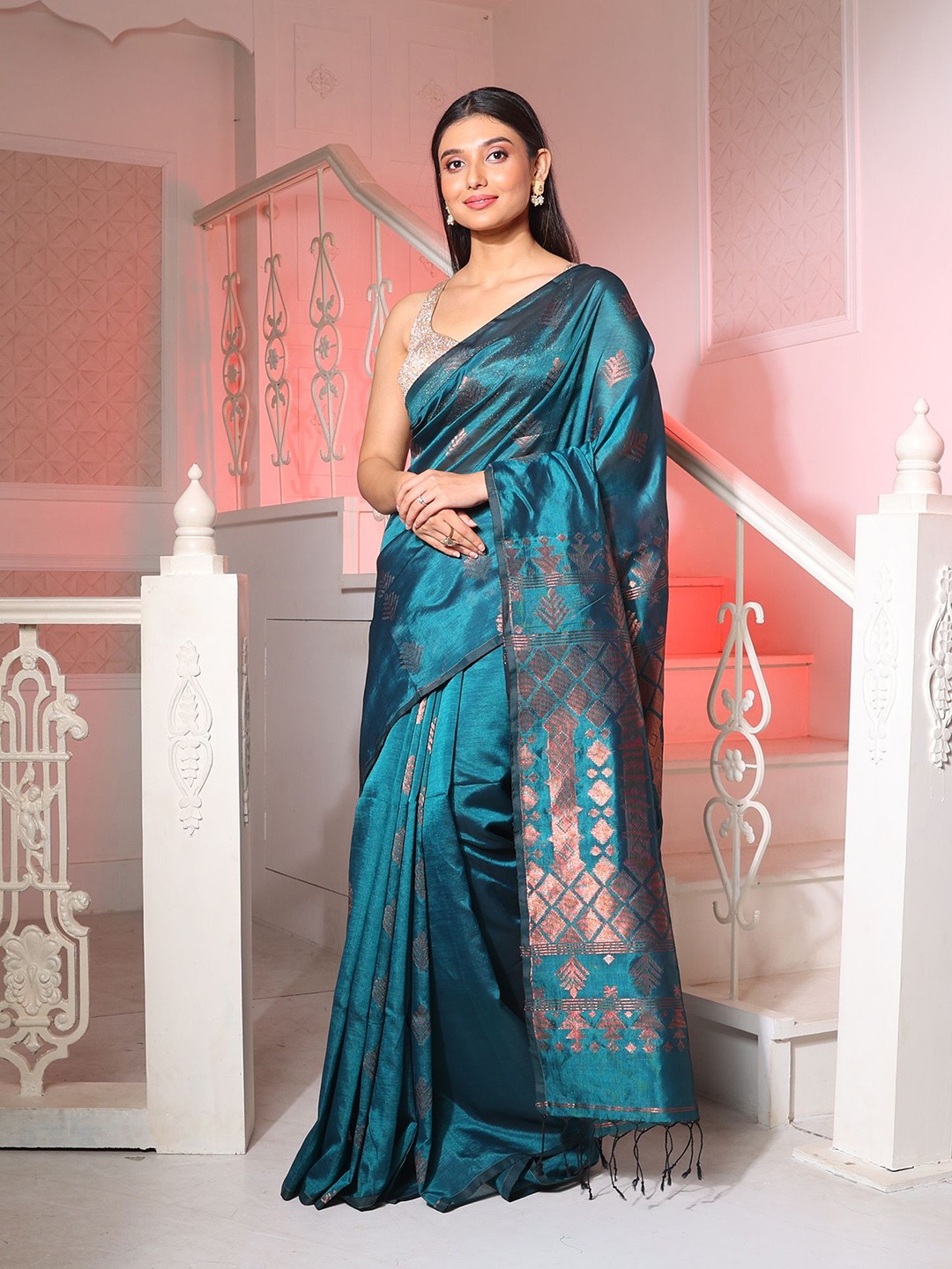 

Charukriti Teal & Gold-Toned Woven Design Pure Silk Saree