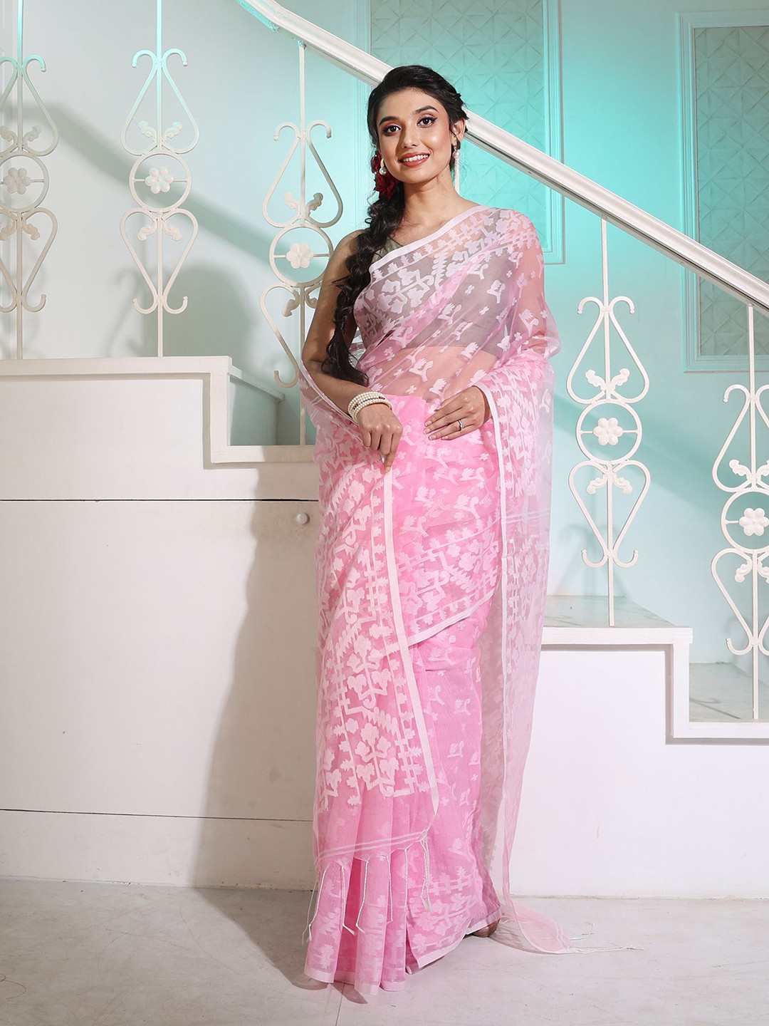 

Charukriti Ethnic Motif Woven Design Saree, Pink