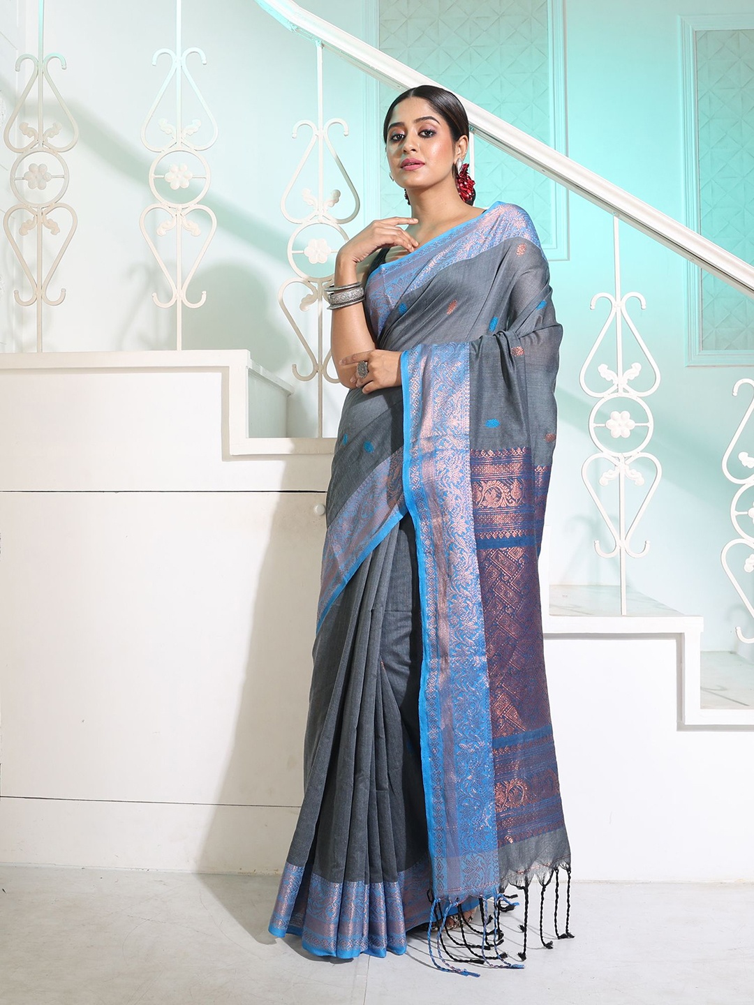 

Charukriti Ethnic Motif Woven Design Zari Pure Cotton Saree, Grey