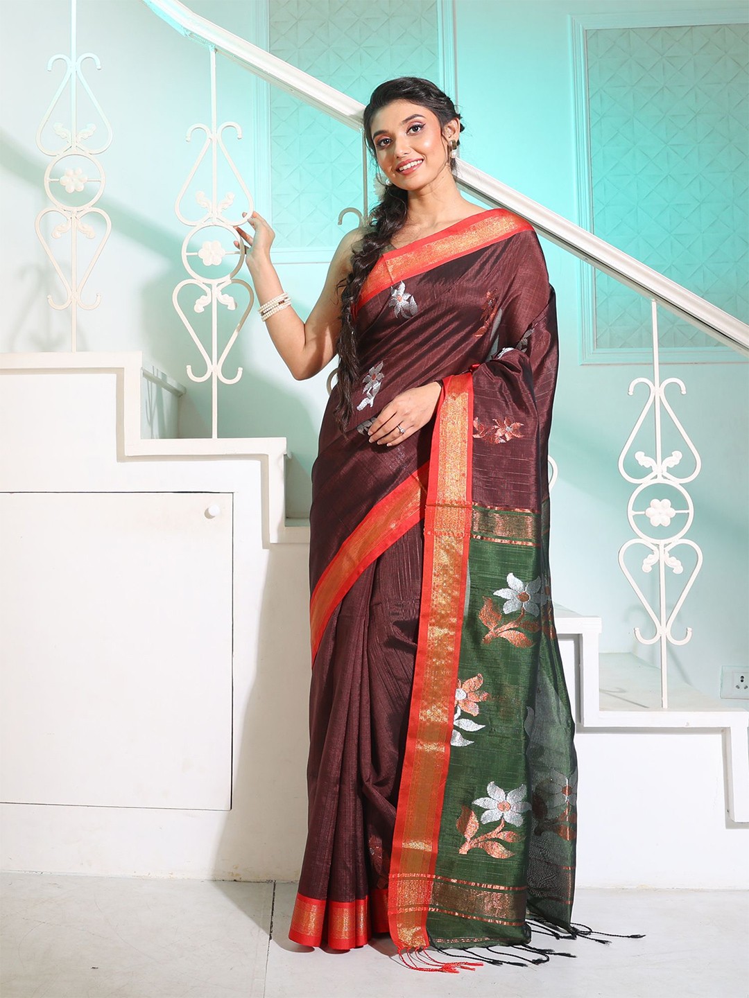 

Charukriti Floral Zari Pure Silk Saree With Zari, Brown