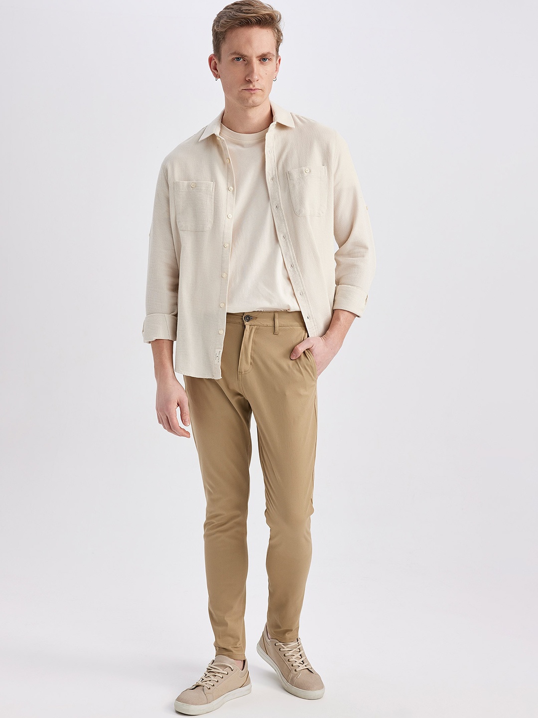 

DeFacto Men Mid-Rise Chinos Trousers, Beige