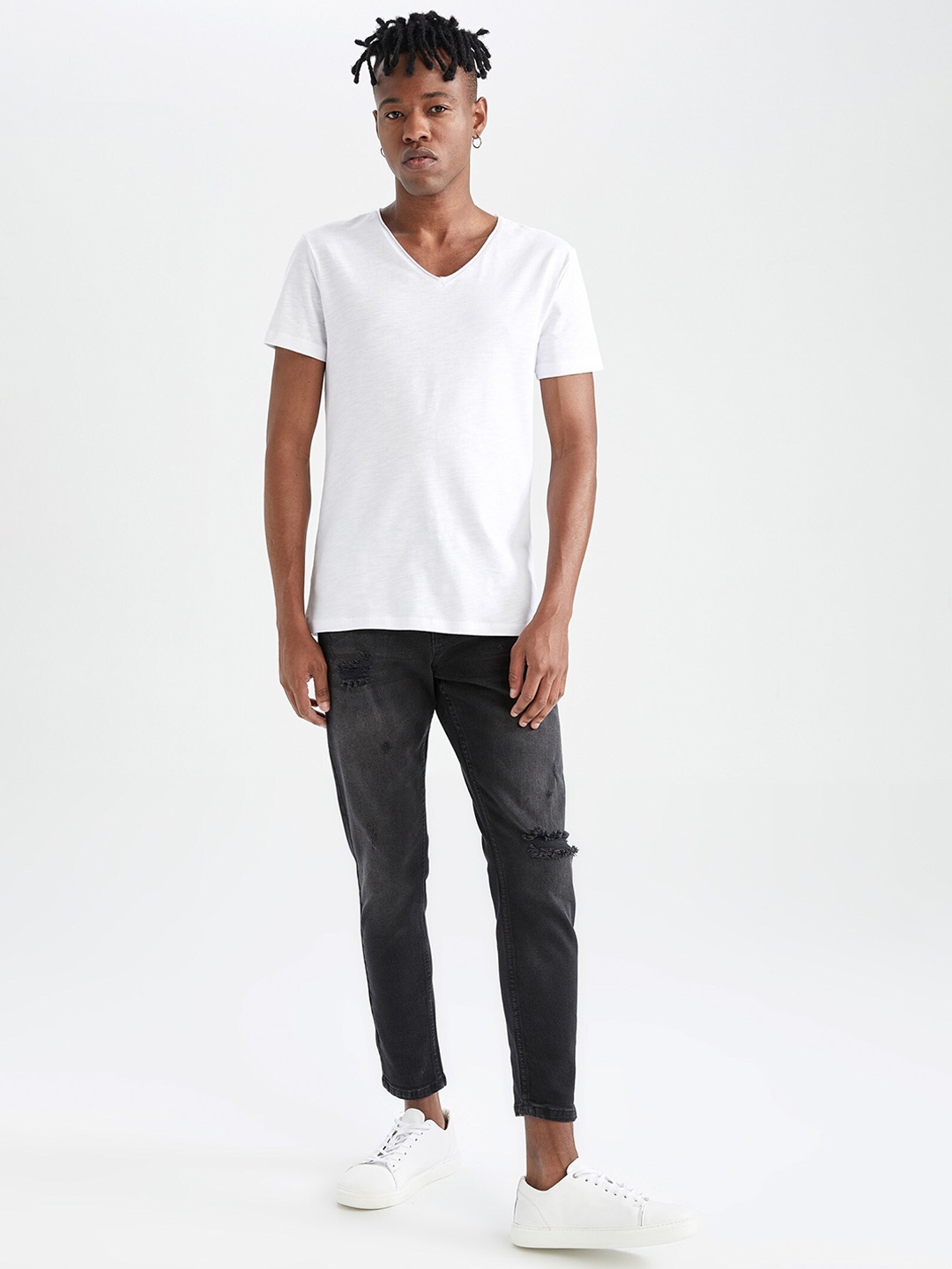 

DeFacto Men Mildly Distressed Slim Fit Jeans, Black
