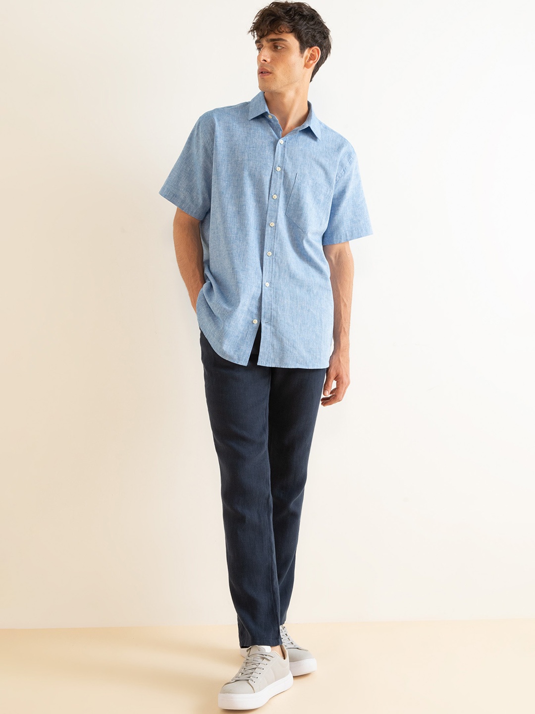 

DeFacto Men Mid-Rise Pure Linen Trousers, Navy blue