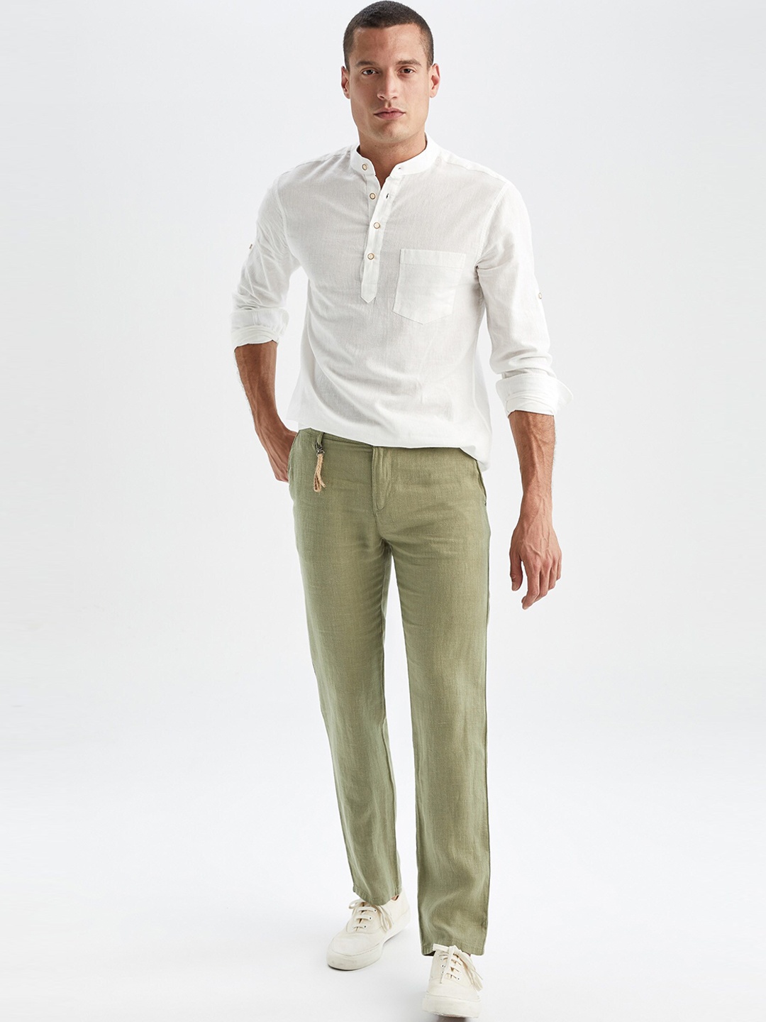 

DeFacto Men Mid-Rise Pure Linen Plain Trousers, Olive