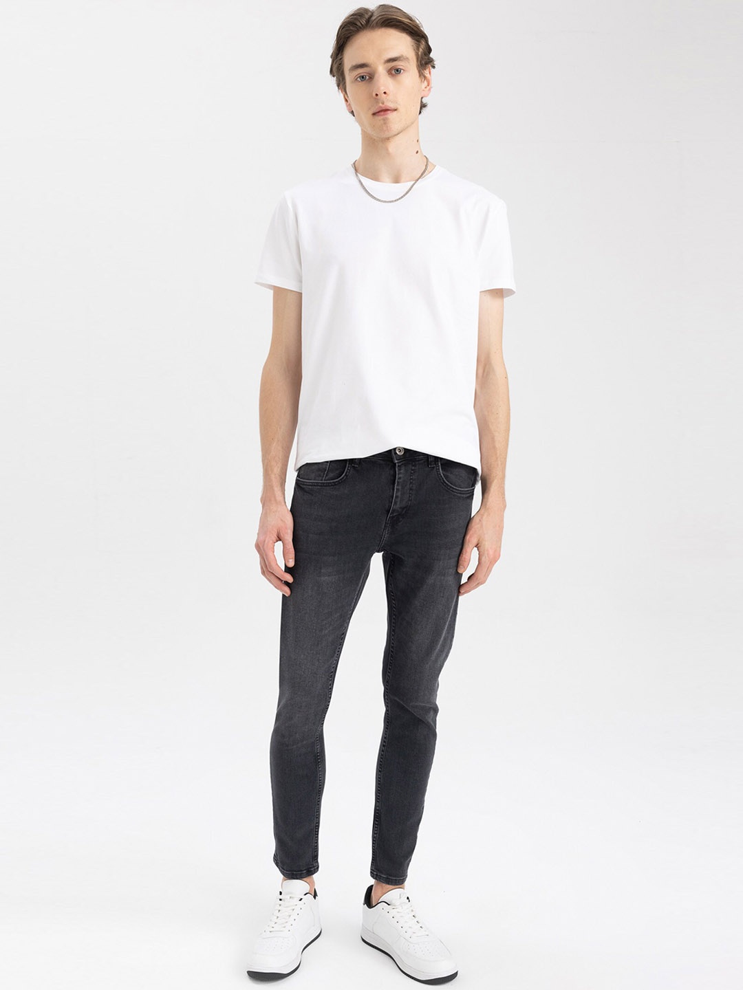 

DeFacto Men Regular Fit Mid-Rise Heavy Fade Jeans, Black