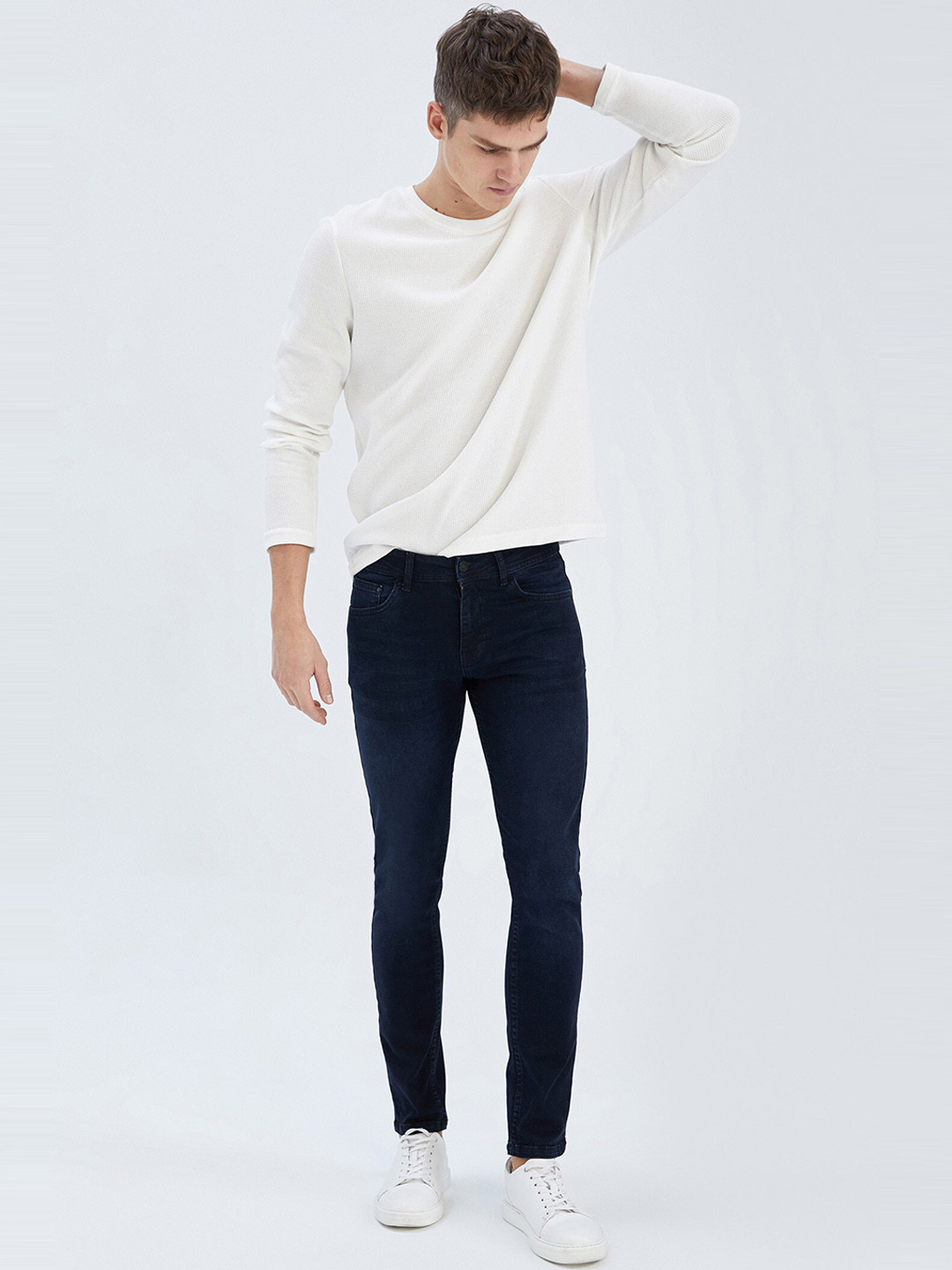 

DeFacto Men Cotton No Fade Clean Look Mid-Rise Jeans, Blue