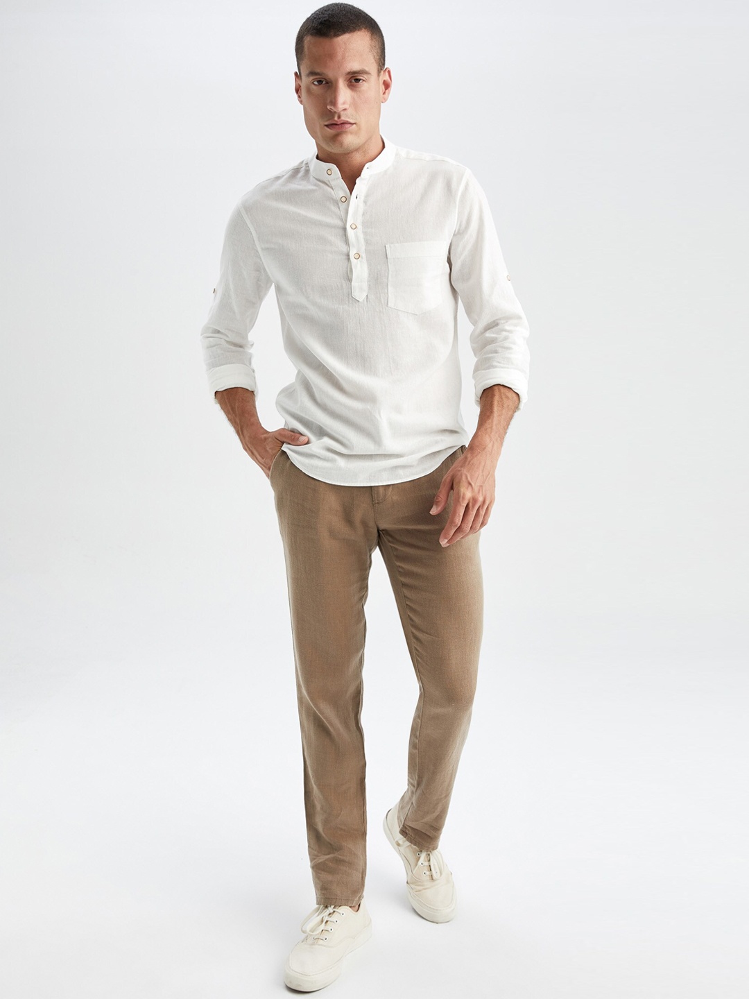 

DeFacto Men Linen Mid-Rise Flat-Front Plain Trousers, Khaki