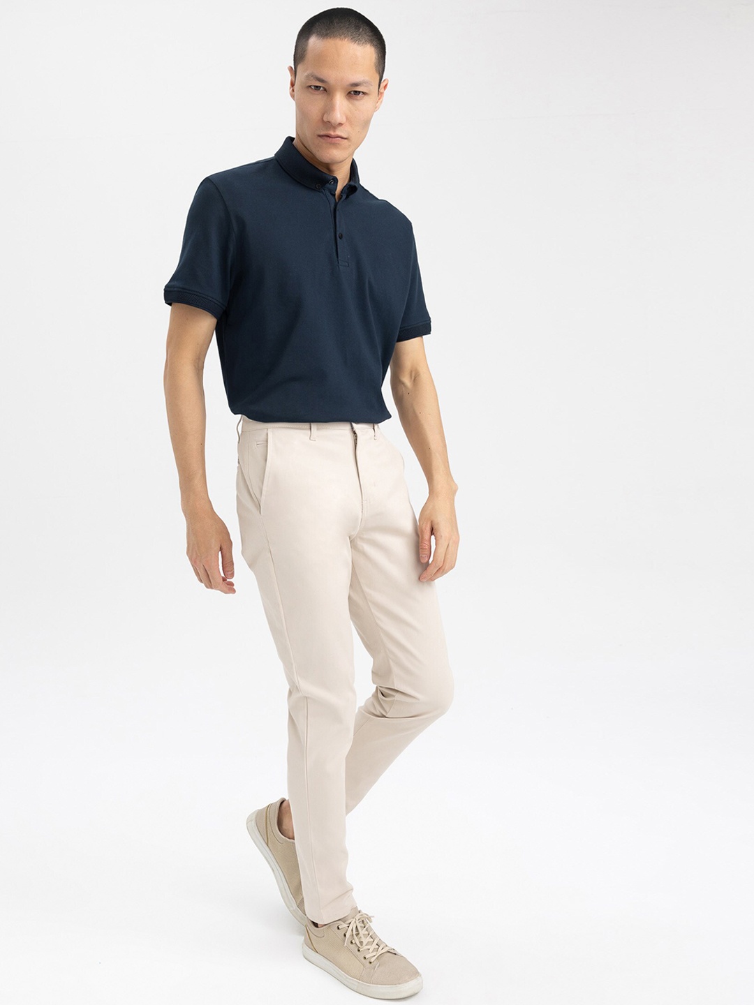 

DeFacto Men Regular Fit Mid-Rise Trousers, Beige
