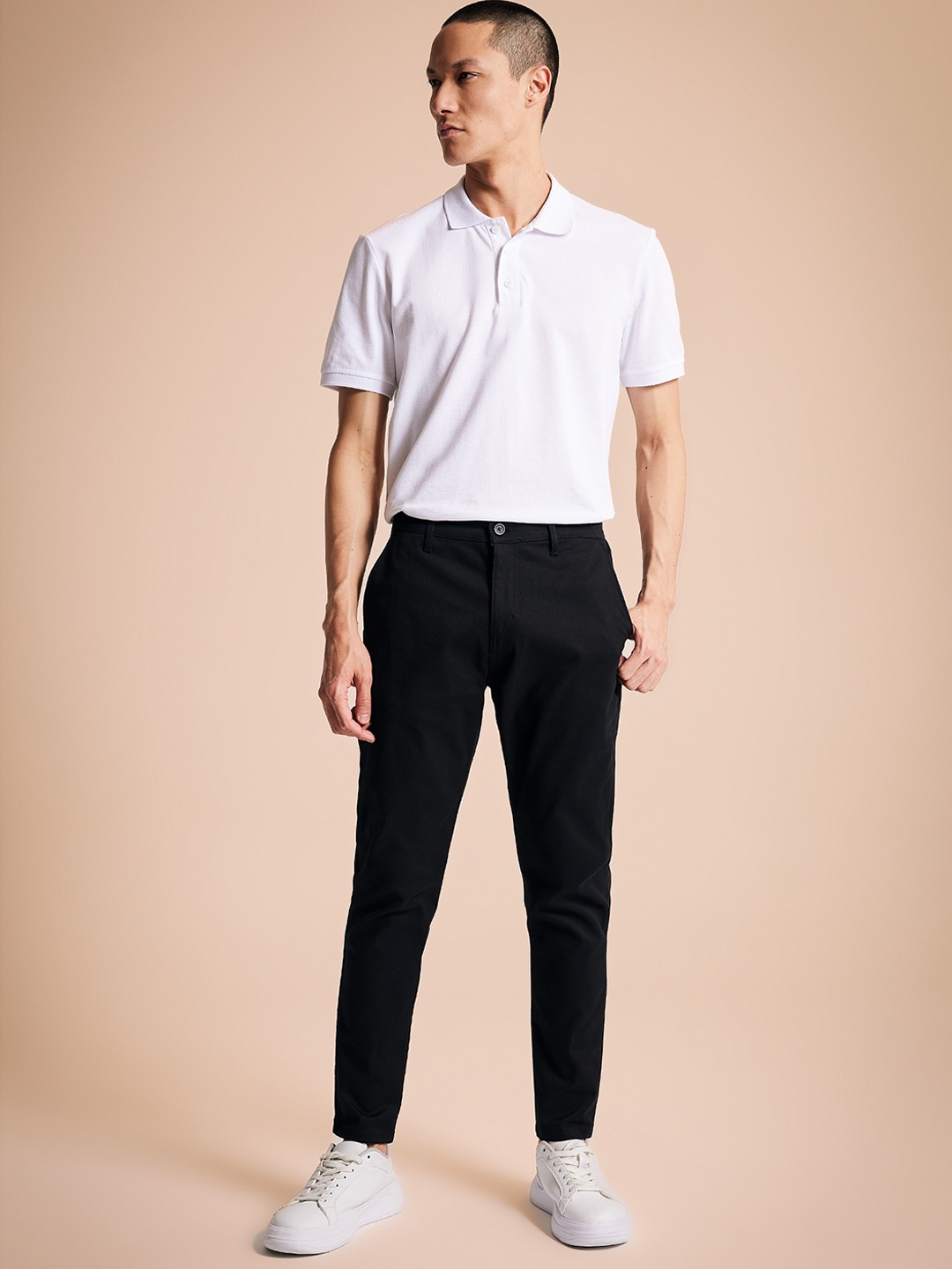 

DeFacto Men Mid-Rise Regular Fit Trousers, Black