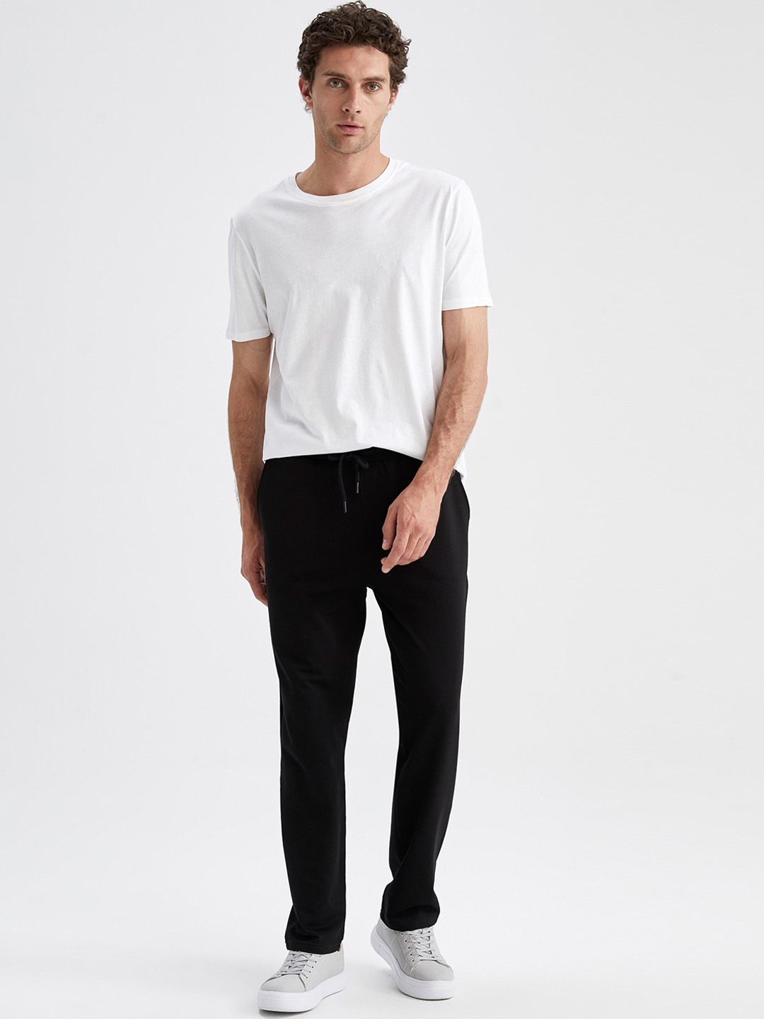 

DeFacto Men Regular Fit Track Pant, Black