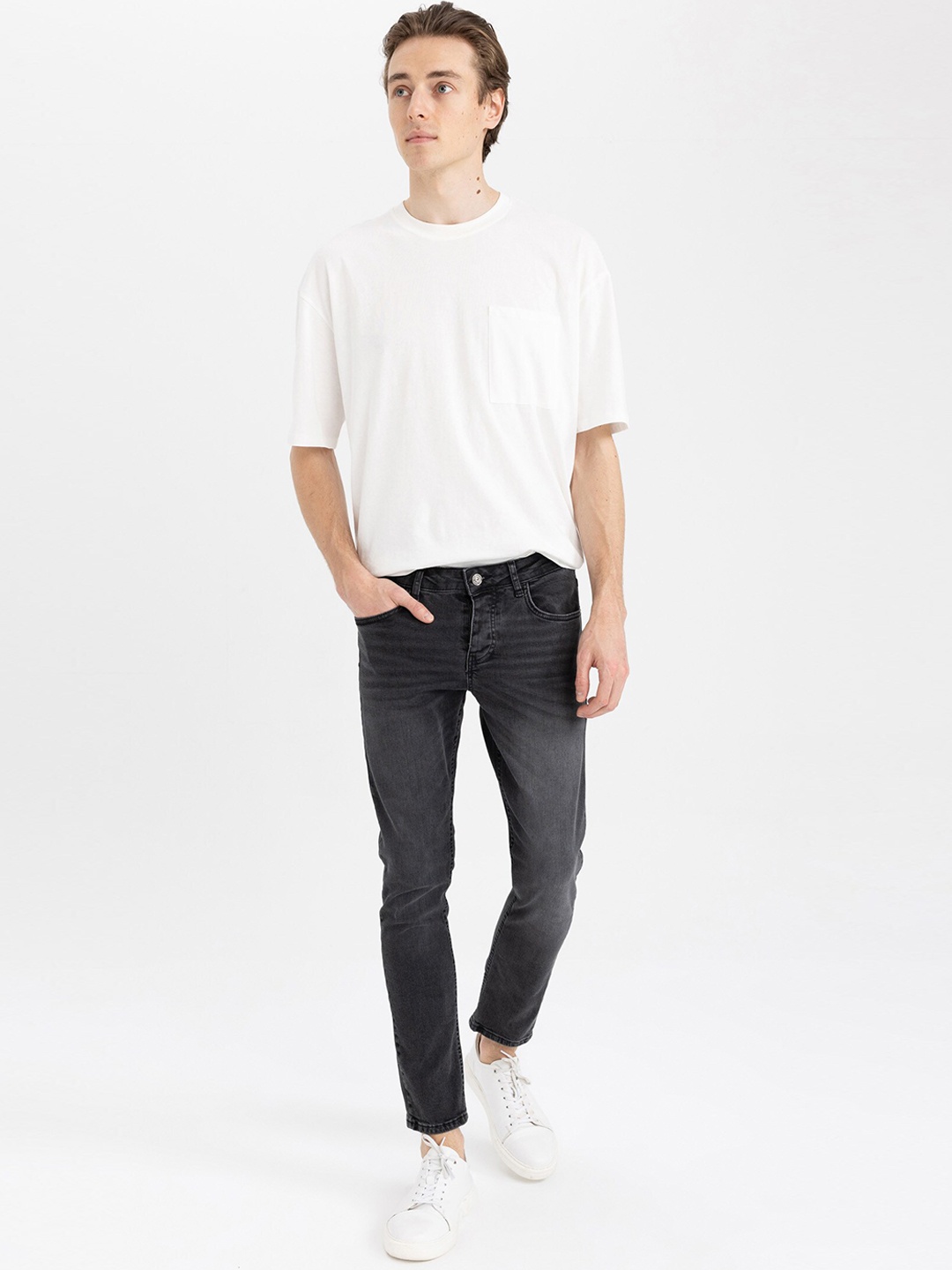 

DeFacto Men Slim Fit Light fade Jeans, Black