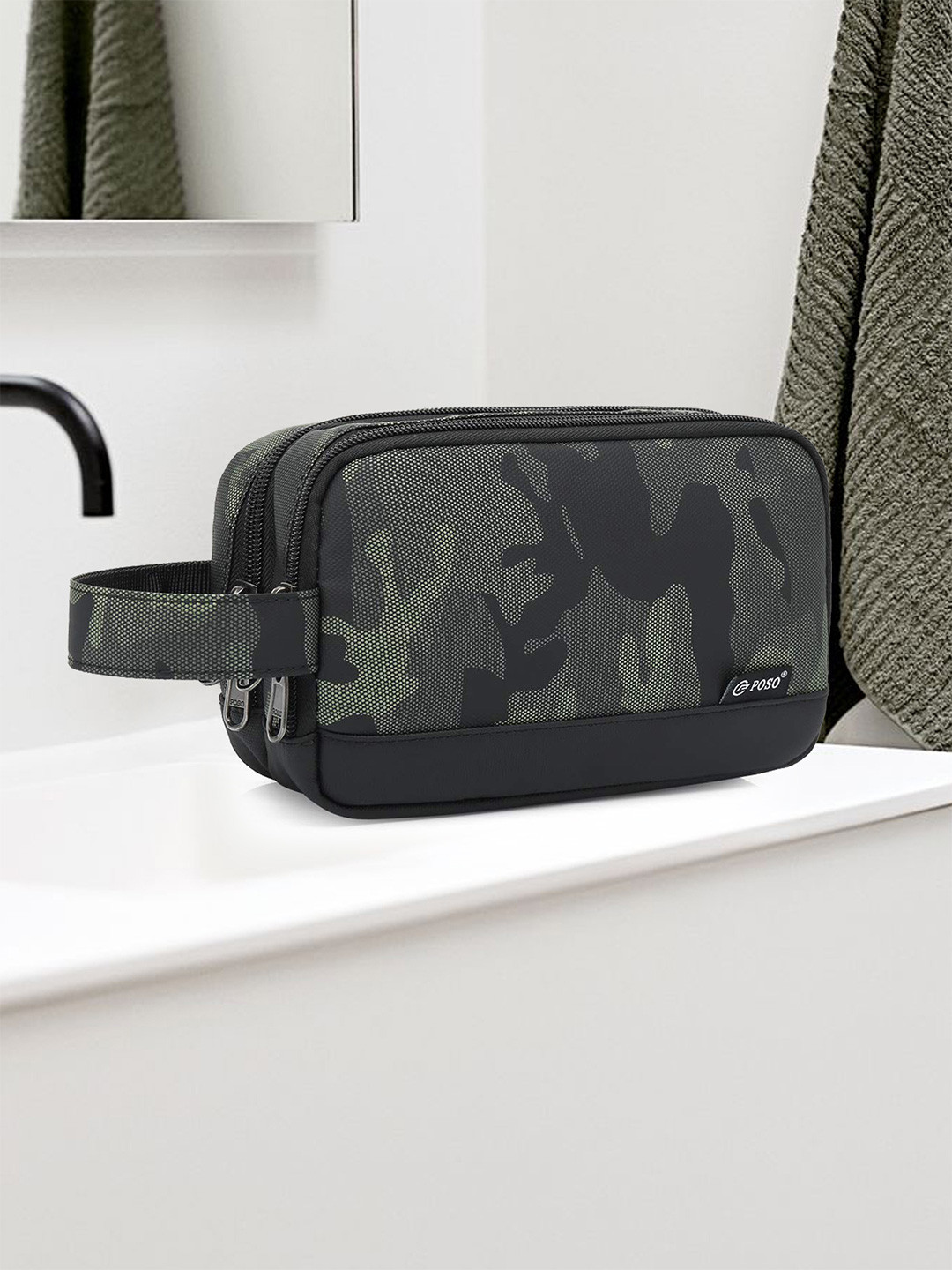 

THE CLOWNFISH Camouflage Printed Toiletry Kit - Green