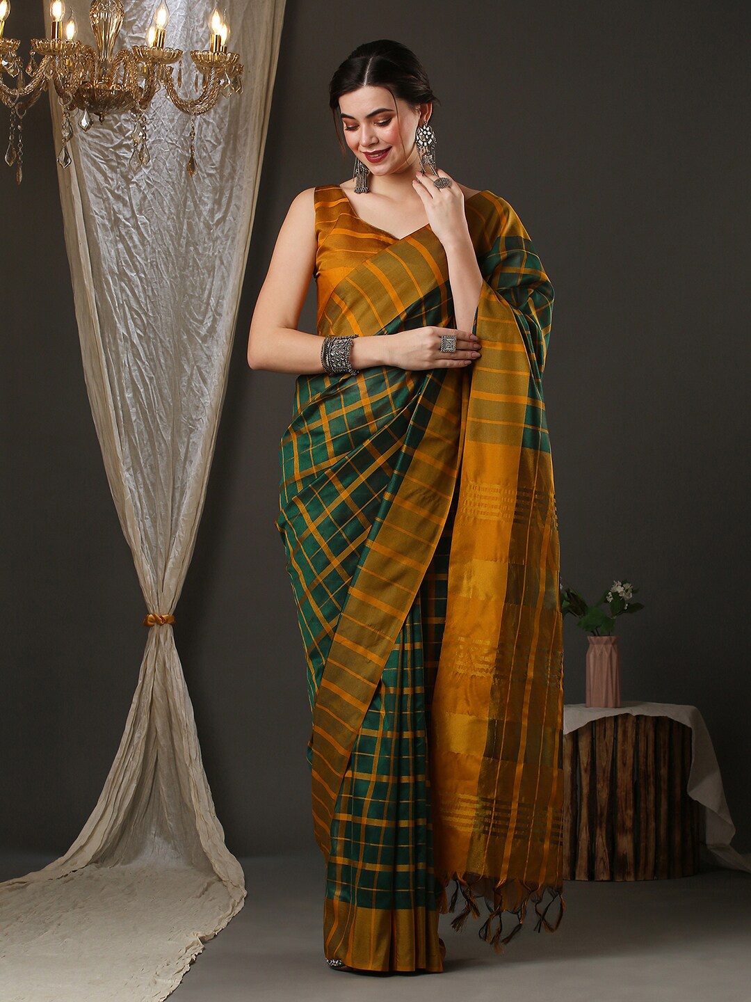 

Saree mall Checks Silk Blend Saree, Green