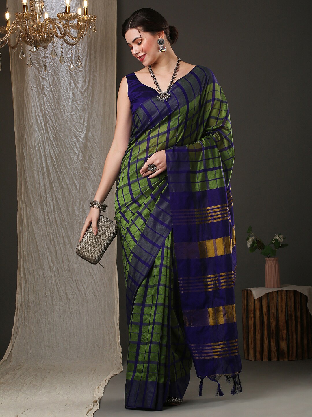 

Saree mall Checks Silk Blend Saree, Green