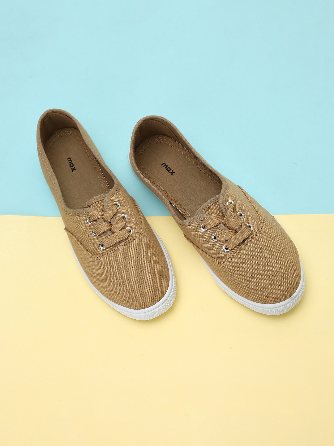 

max Women Comfort Insole Slip-On Sneakers, Beige