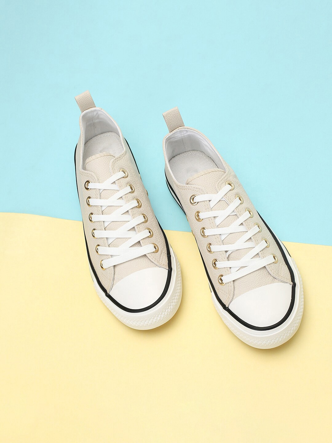

max Women Round Toe Lace Ups Sneakers, Beige