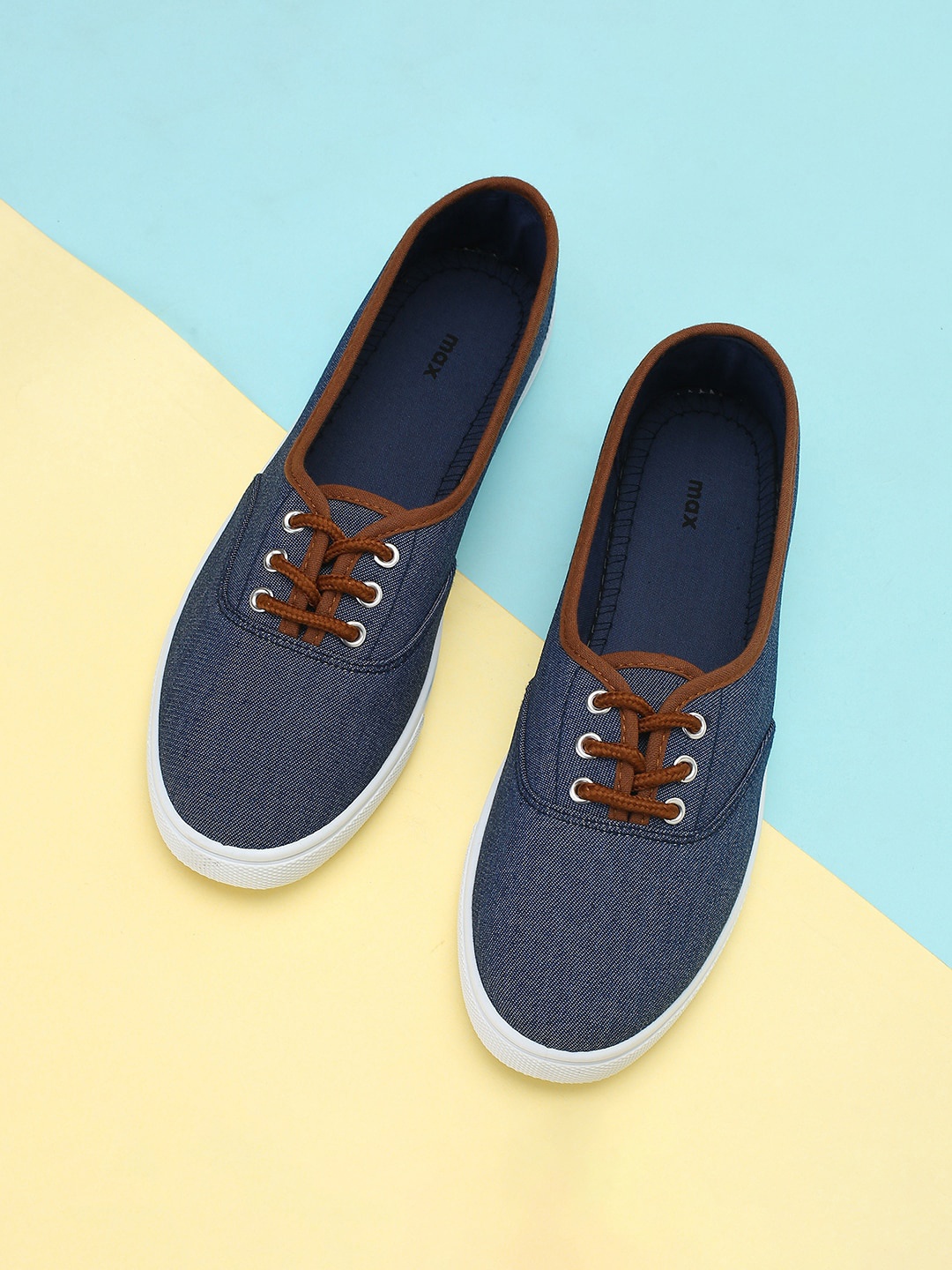 

max Women Comfort Insole Slip-On Sneakers, Navy blue