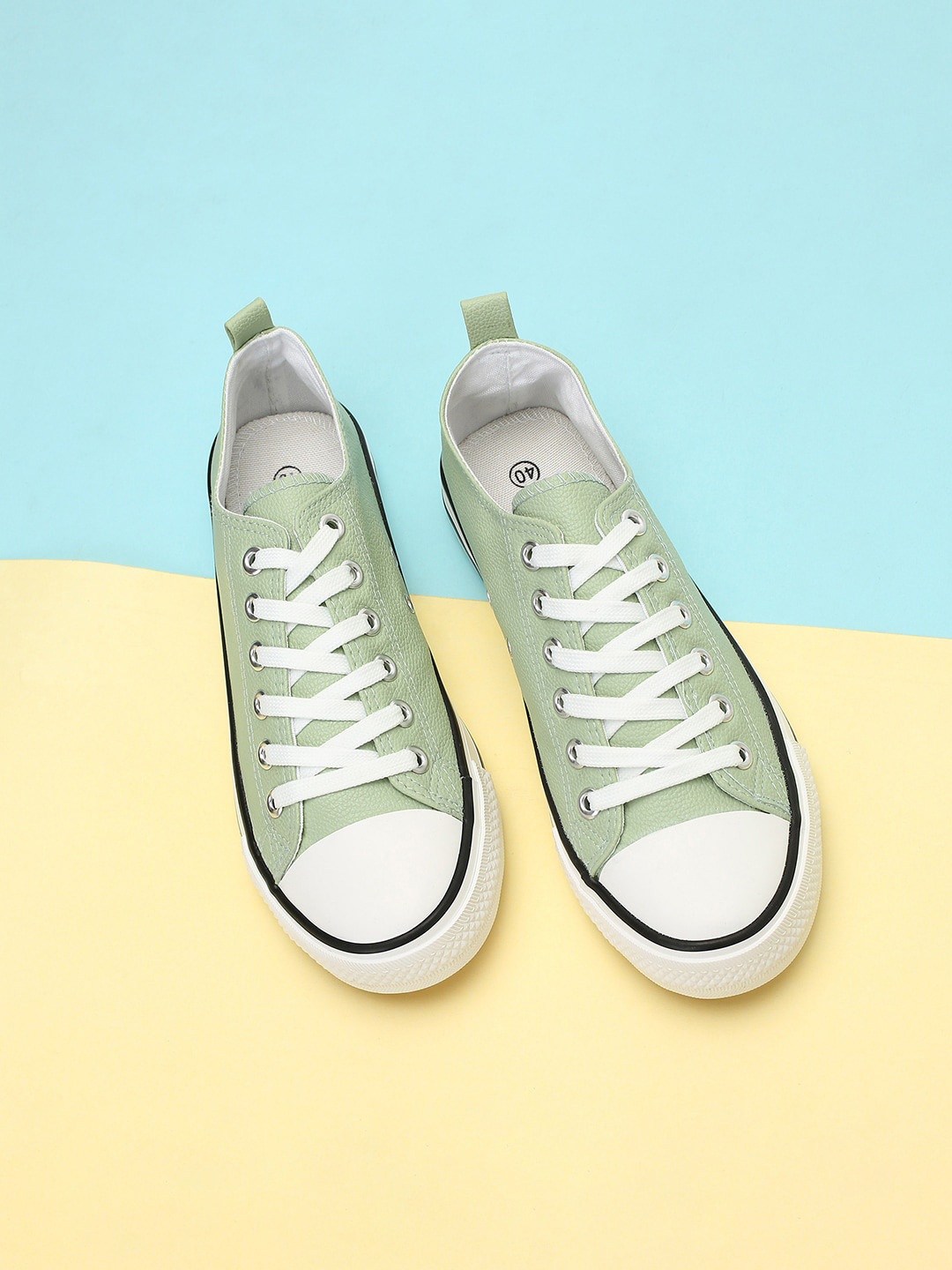 

max Women Colourblocked Sneakers, Green