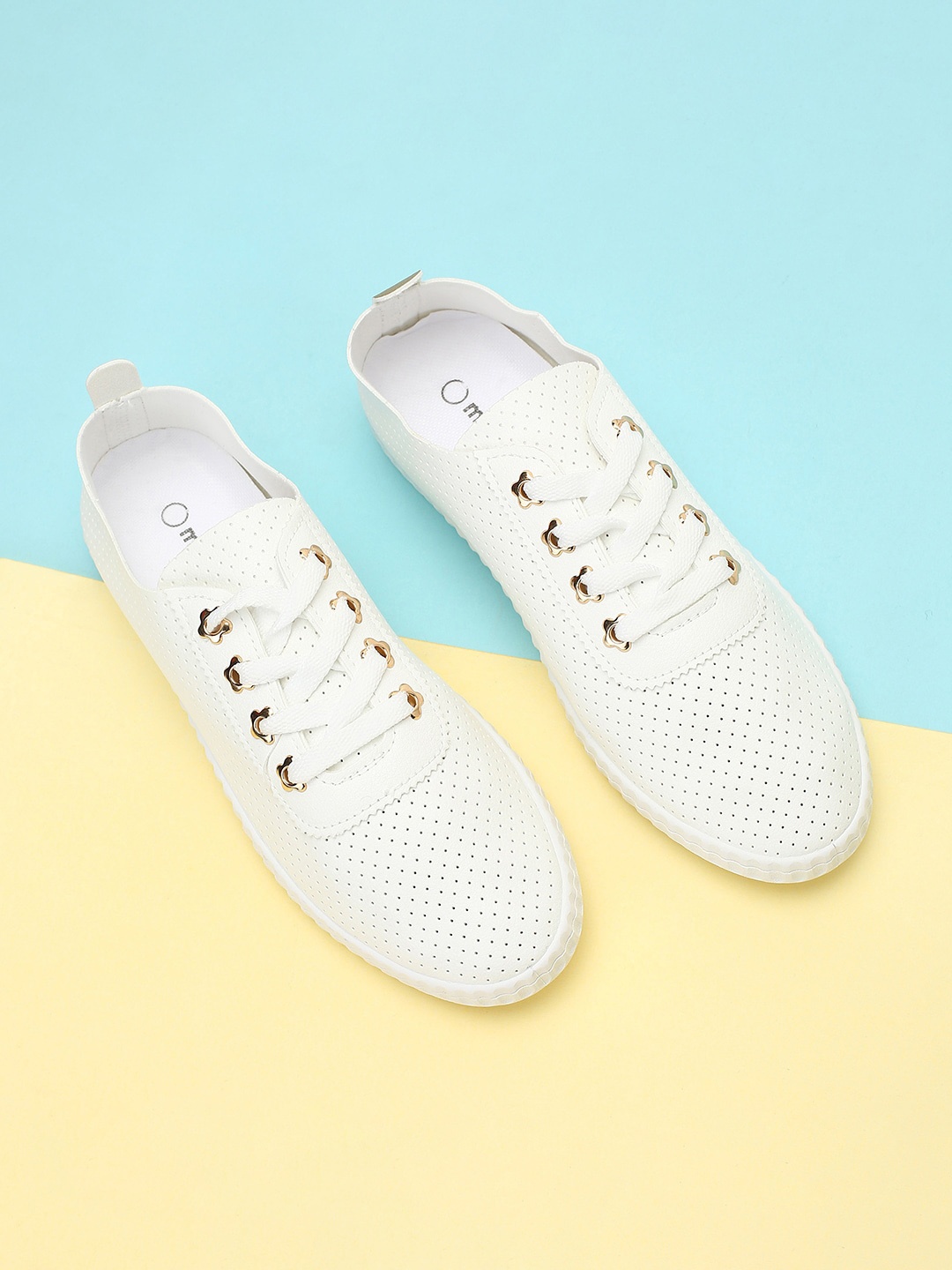 

max Women Perforated Sneakers, White