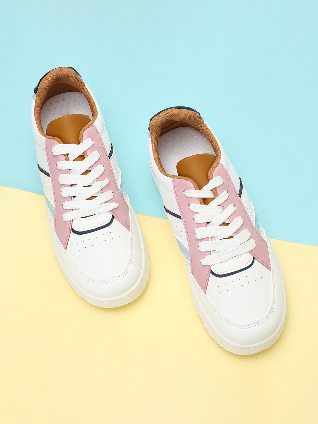 

max Women Colourblocked Perforated Sneakers, White
