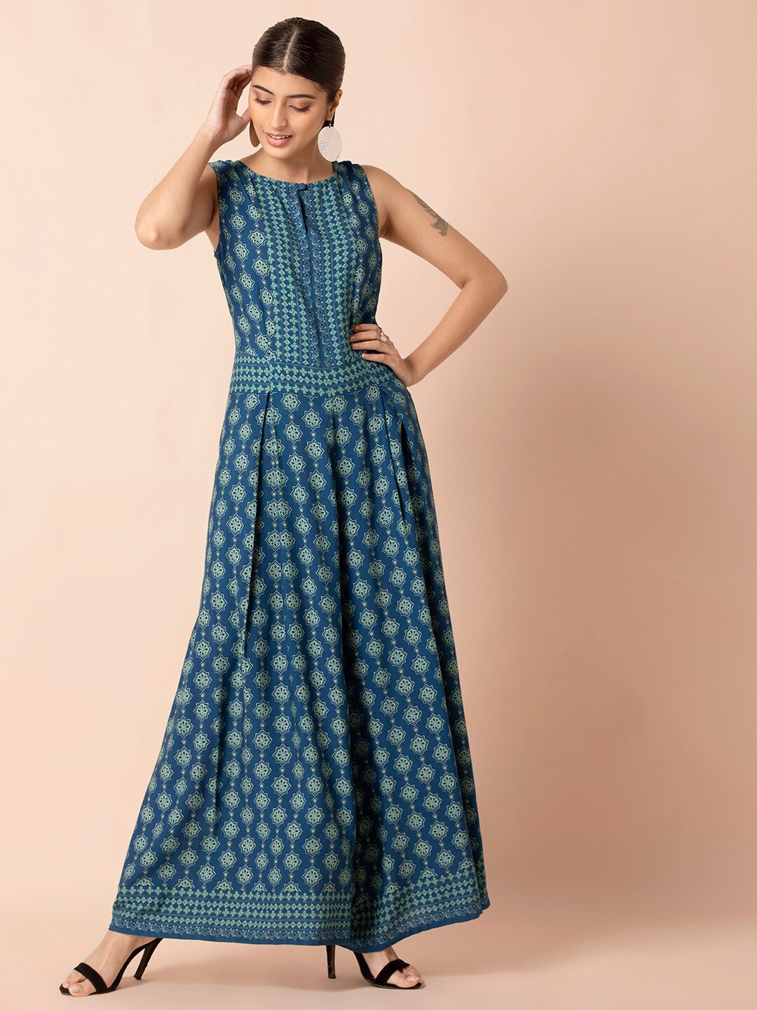 

INDYA Floral Printed Keyhole Neck Sleeveless Flared Basic Jumpsuit, Blue