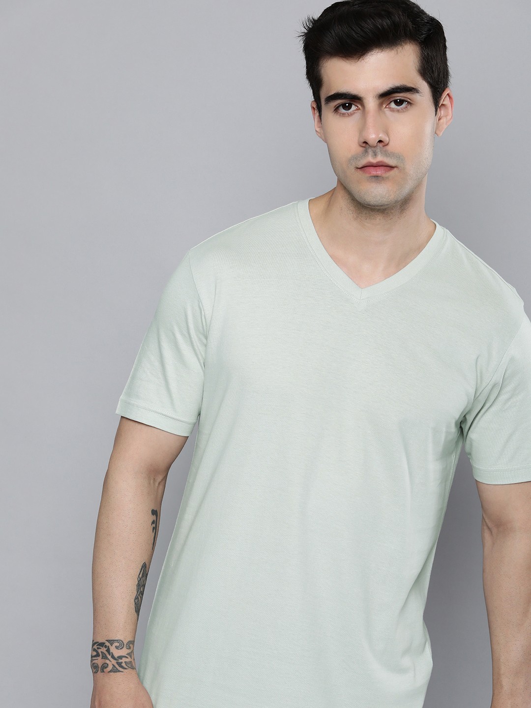 

ether Men Regular Fit V-Neck T-shirt, Grey
