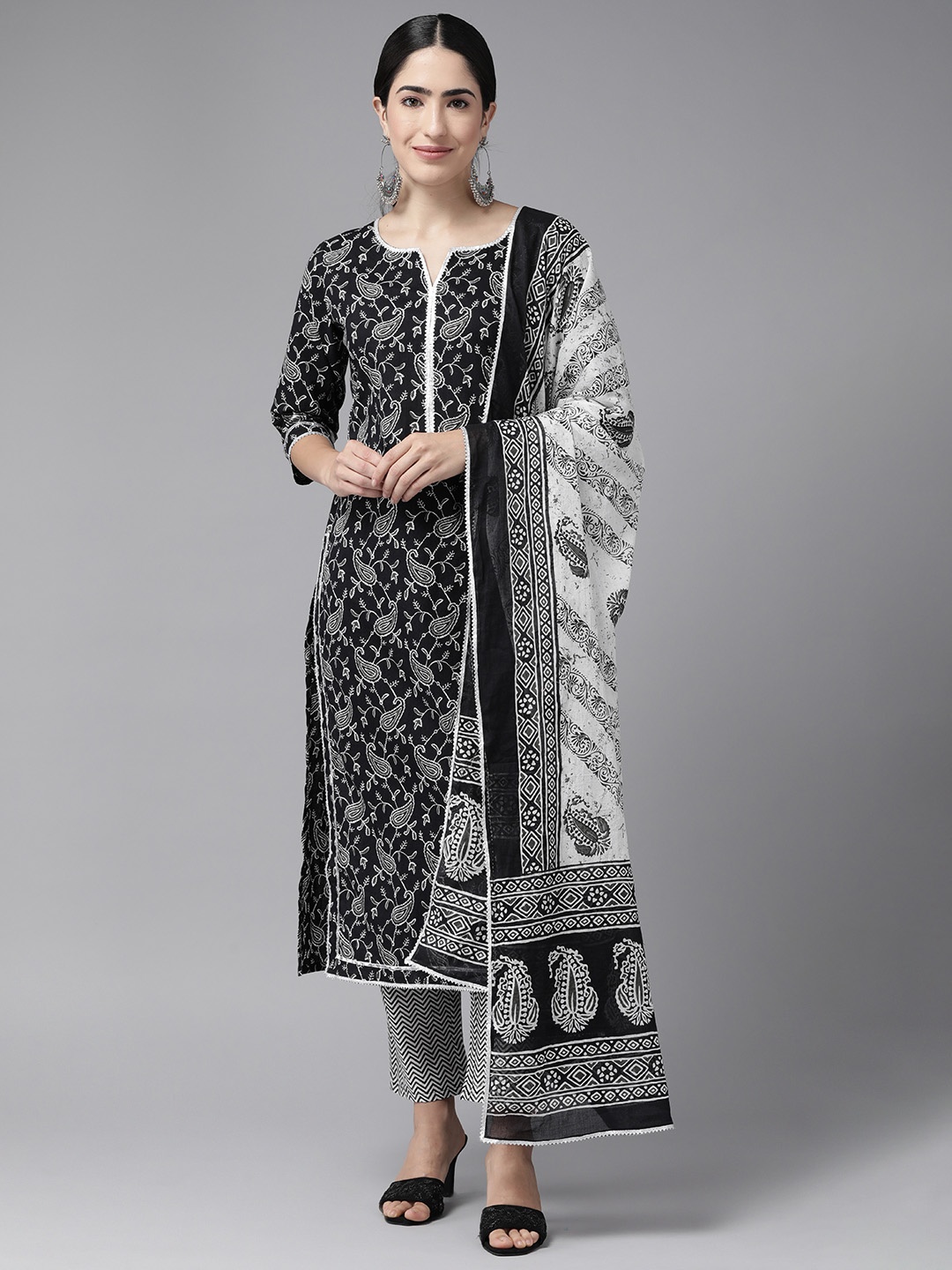 

Ginni Arora Label Paisley Printed Regular Pure Cotton Kurta With Trousers & Dupatta, Black