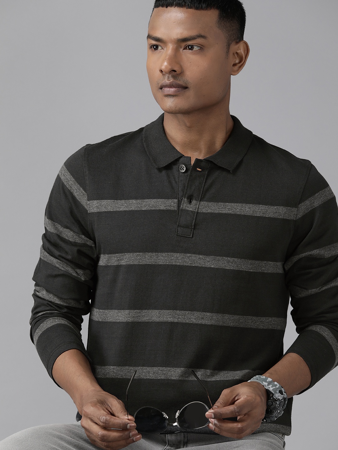 

Roadster Men Striped Polo Collar T-shirt, Black
