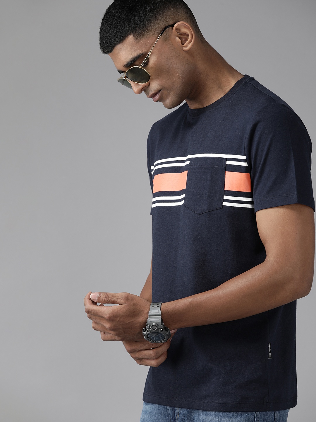 

Roadster Men Striped Pure Cotton T-shirt With Pocket Detail, Navy blue