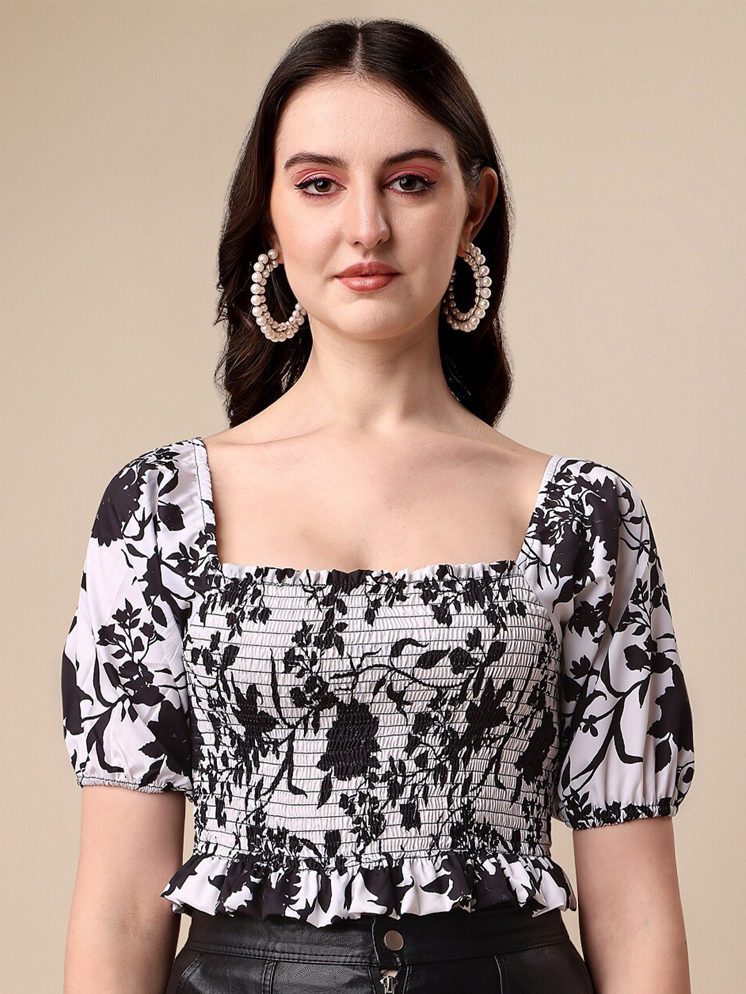 

SHEETAL Associates Floral Printed Puff Sleeve Smocked Crop Top, Black