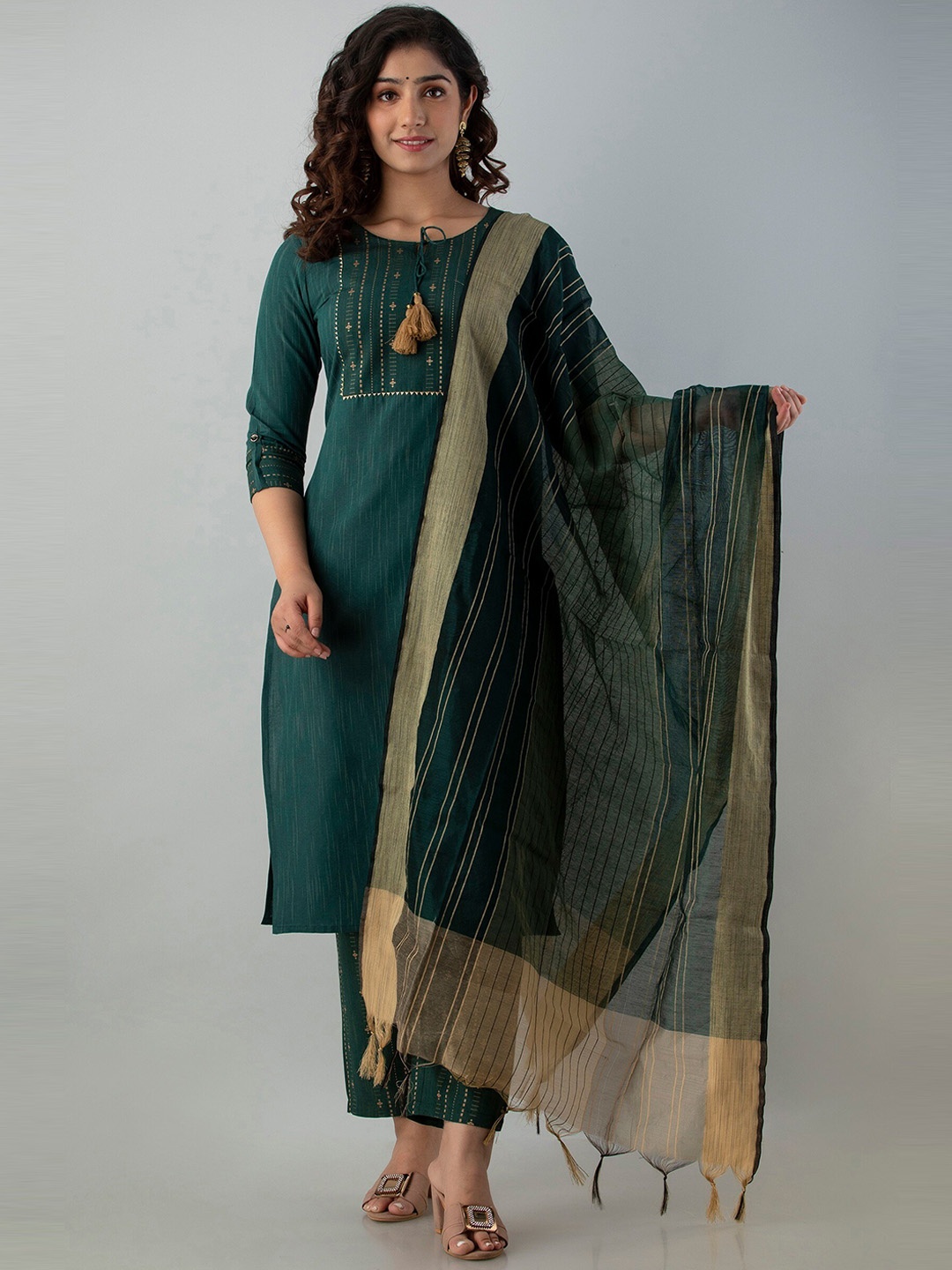 

Charu Ethnic Motifs Printed Tie-Up Neck Gotta Patti Kurta with Trousers & Dupatta, Green