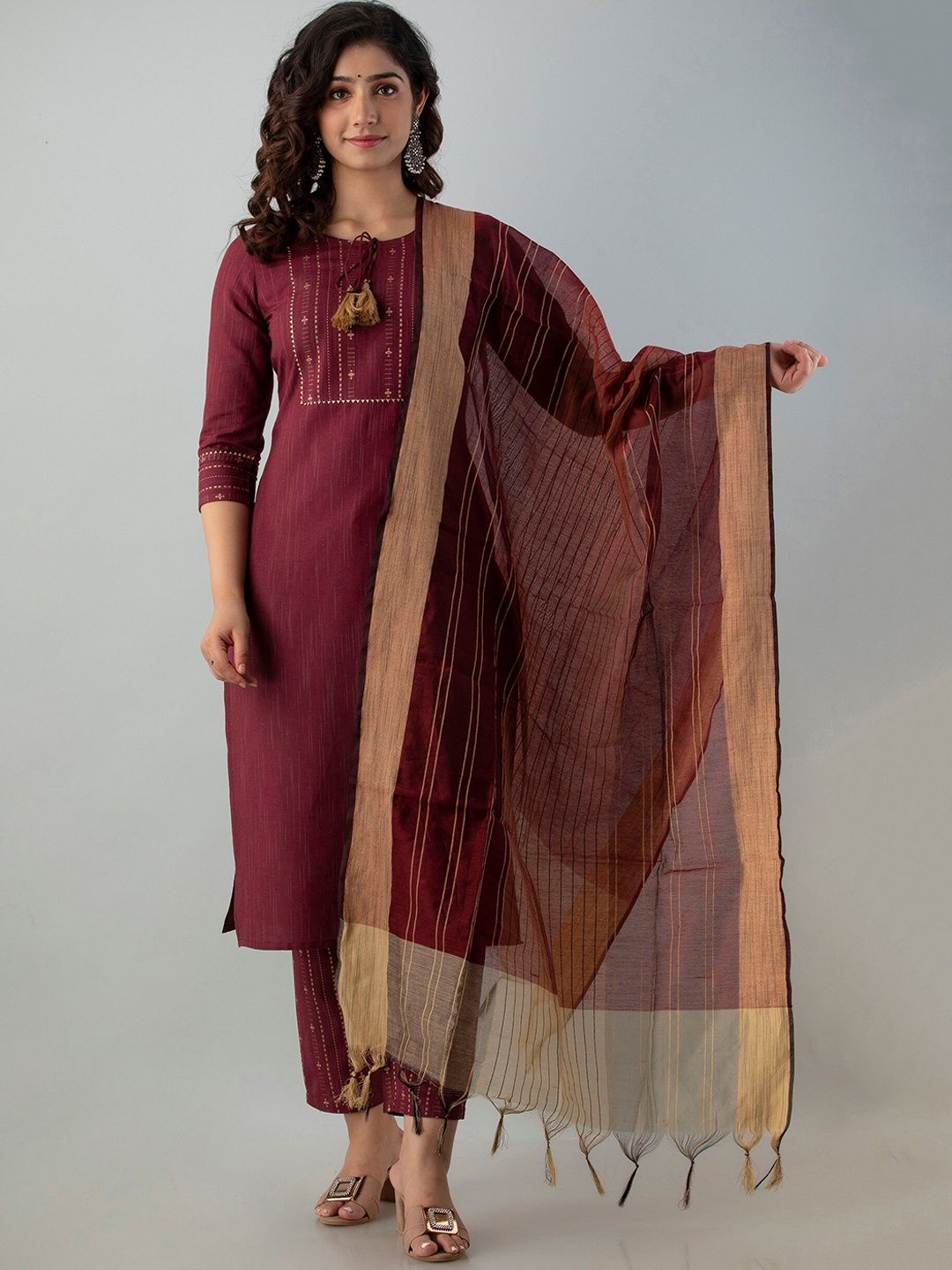 

Charu Ethnic Motifs Printed Gotta Patti Kurta with Trousers & Dupatta, Maroon